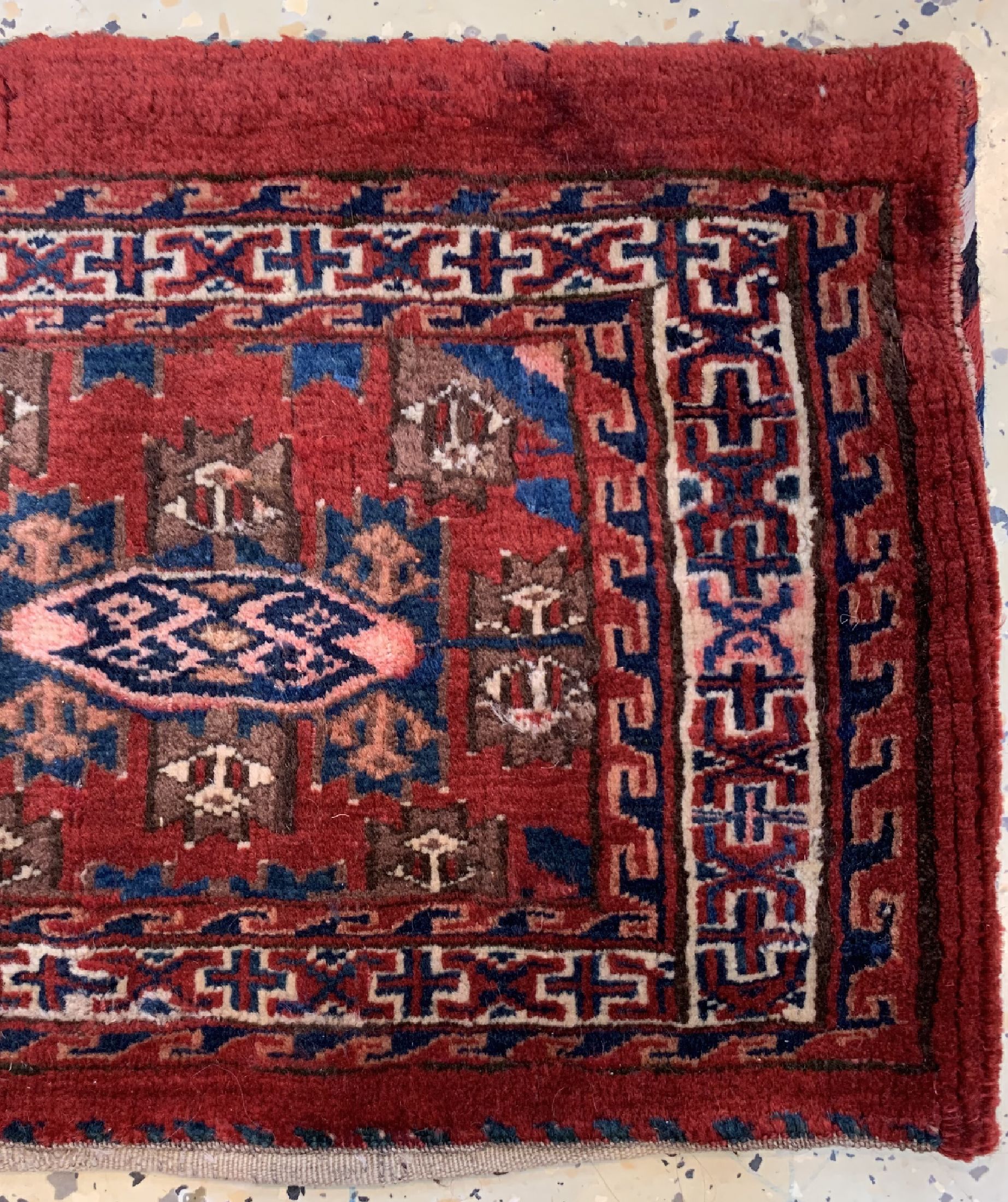 Detail e: Konvolut Asmalyk & Torba, Turkmenistan, 19.Jhd, Wolle auf Wolle, ca. 128 x 66 cm & ca. 83 x 35 cm, EHZ: 4