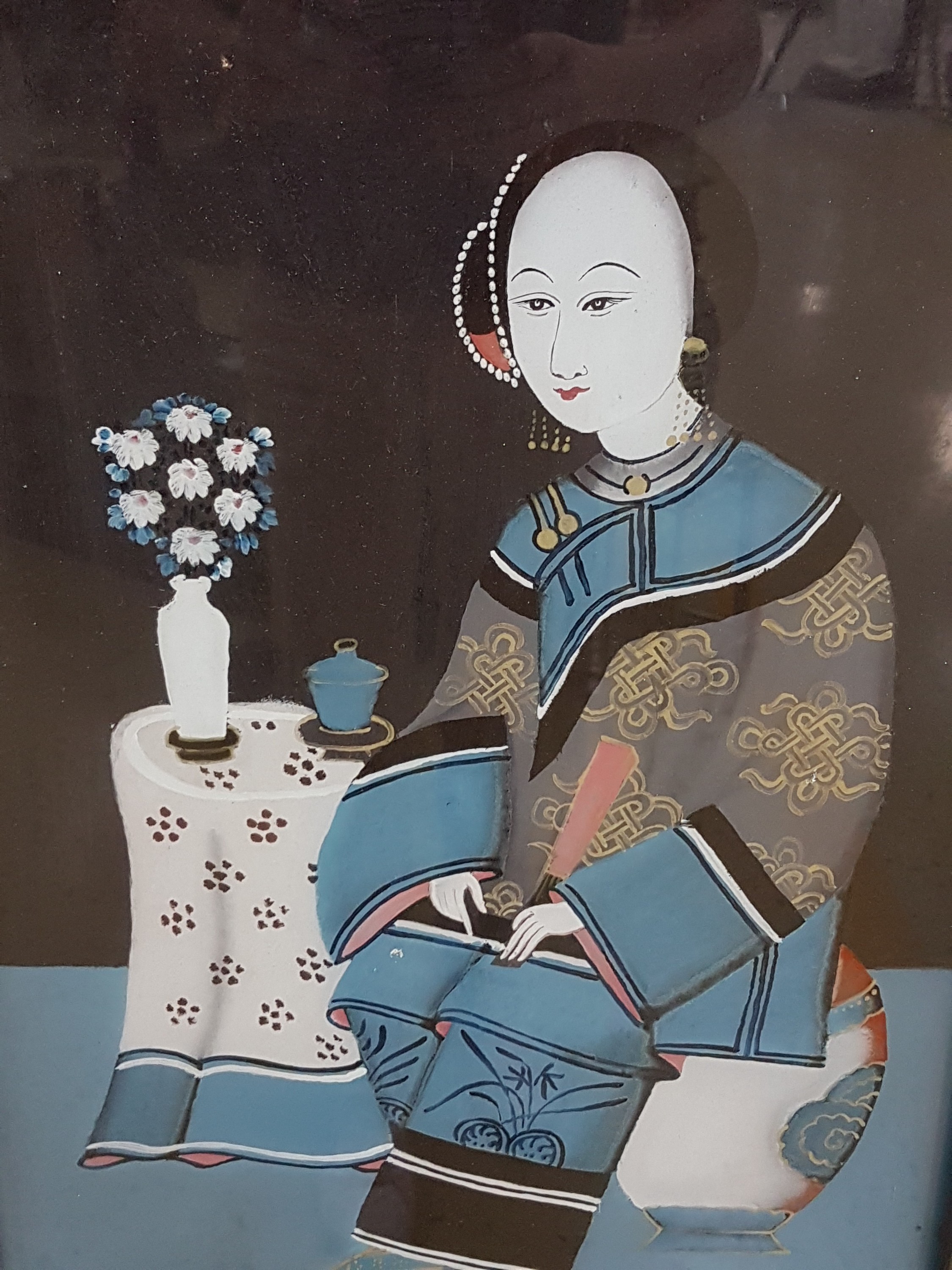 Detail d: 3 Hinterglasmalereien, China, um 1900, Darstellungen junger Damen mit Blumenvasen, je ca. 50x33cm, R. ca. 57x40cm
