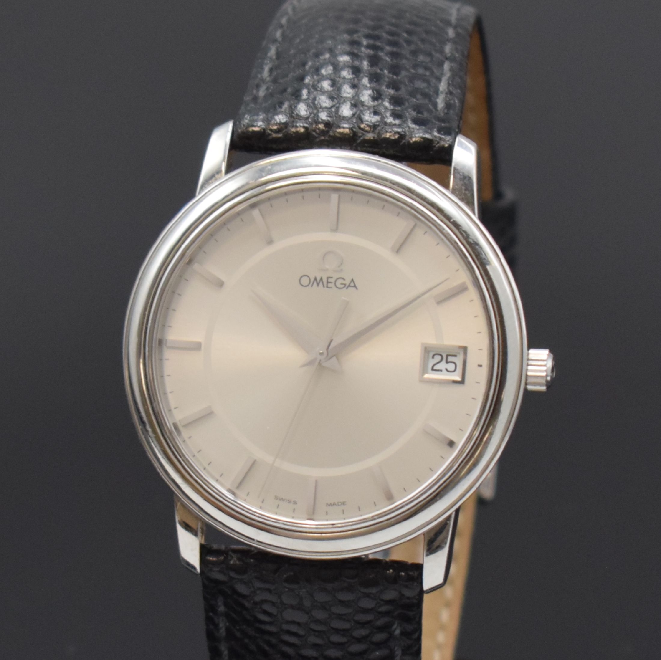 Detail a: OMEGA Armbanduhr De Ville Referenz 196.1150, quarz, Schweiz um 2000, 3-teil. Edelstahlgeh. inkl. Lederband m. orig. Dornschl., Boden und Glasrand ...