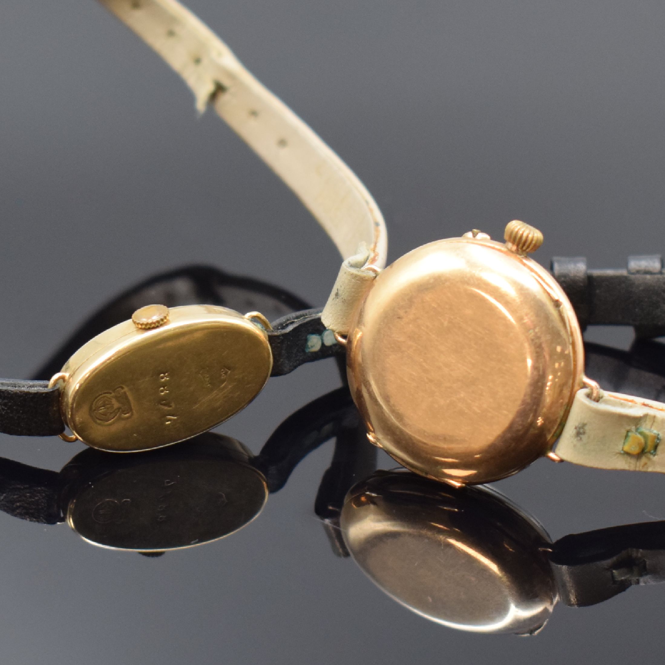 Detail b: 2 Frühe Damenarmbanduhren in GG/RG 585/000, Schweiz um 1900-1920, Handaufzug, Email- u. Metall-Zifferbl., Zylinder u. Ankerwerk, D. ca. 28 u. 15 mm, ...