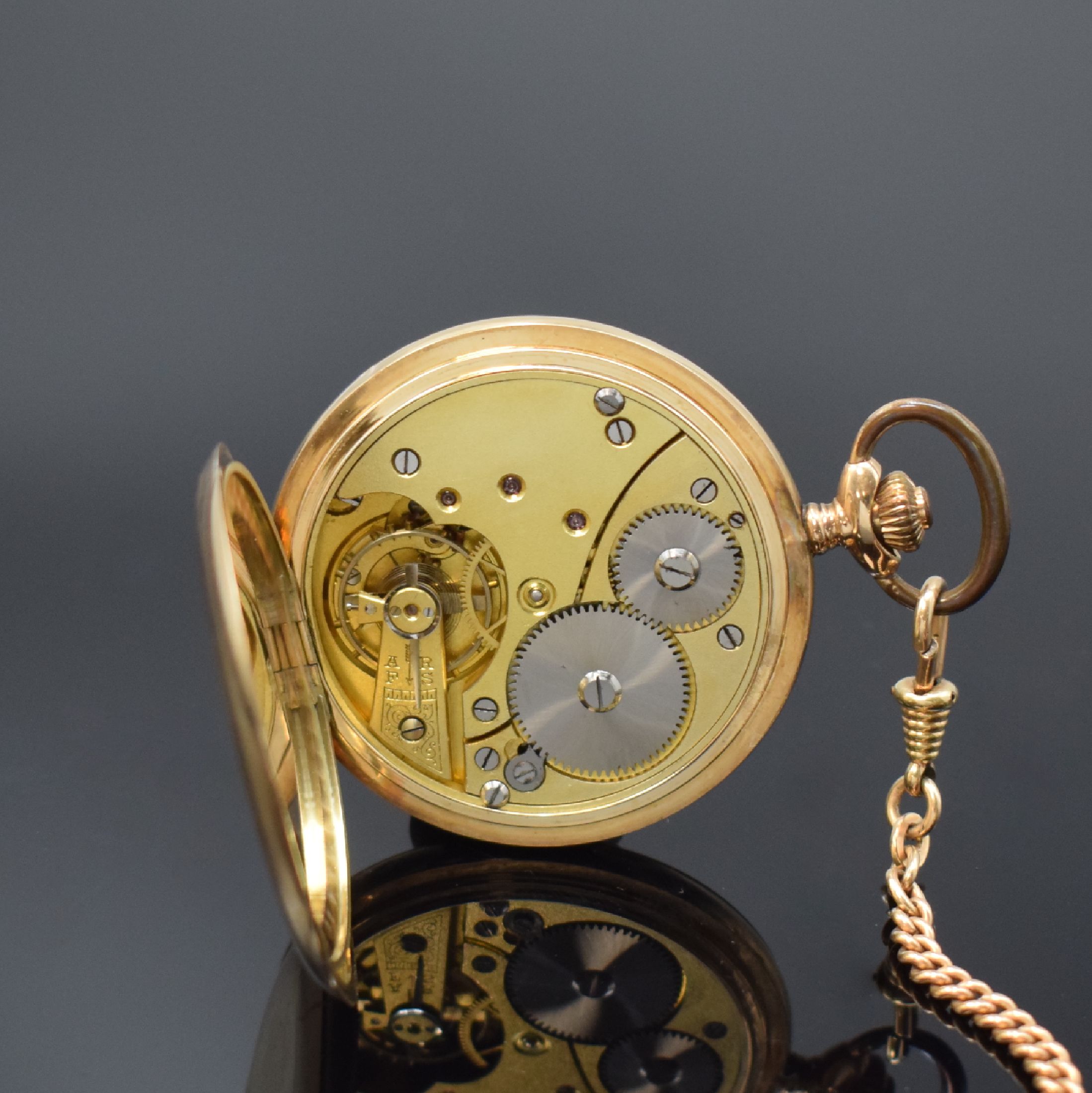 Detail e: SAVONETTE in RoseG 585/000, Schweiz um 1910, 3-Deckel Goldgeh., Emailzifferbl. m. arab. Zahlen, gold. Zeiger, verg. Werk, Schr.-Unr., Breguet-Sp., D. ...