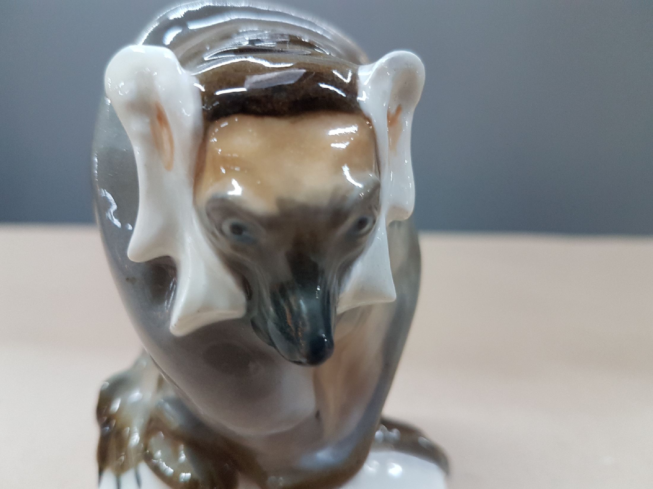 Detail e: Jugendstilfigur, Meissen, Entwurf P. Walther um 1905, vor 1924, Porzellan, "Makiaäffchen", Bossierernummer 39, Modellnr. W 140, ca. 10 x 8 ...