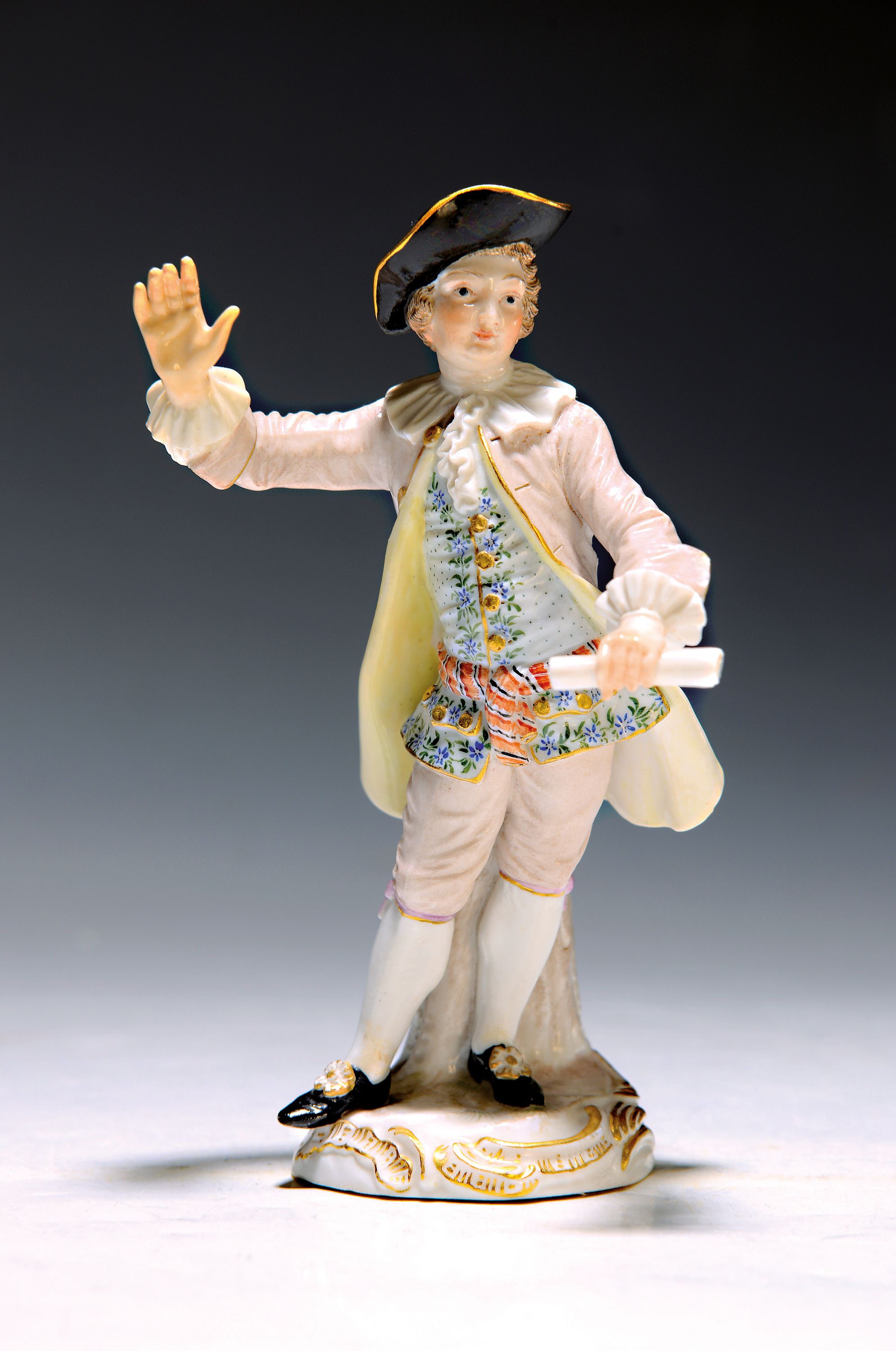 Porzellanfigur, Meissen, um 1880/90, Knaufschwerter, Dirigent, feine polychrome Bemalung, Goldstaffage, restauriert, H. ca. 14.5 cm