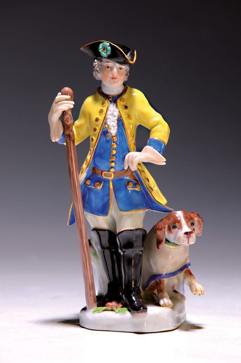 Porzellanfigur, Meissen, vor 1924, Jäger mit Hund, polychrom bemalt, Goldstaffage, rest., H. ca. 14.5 cm, min. best.