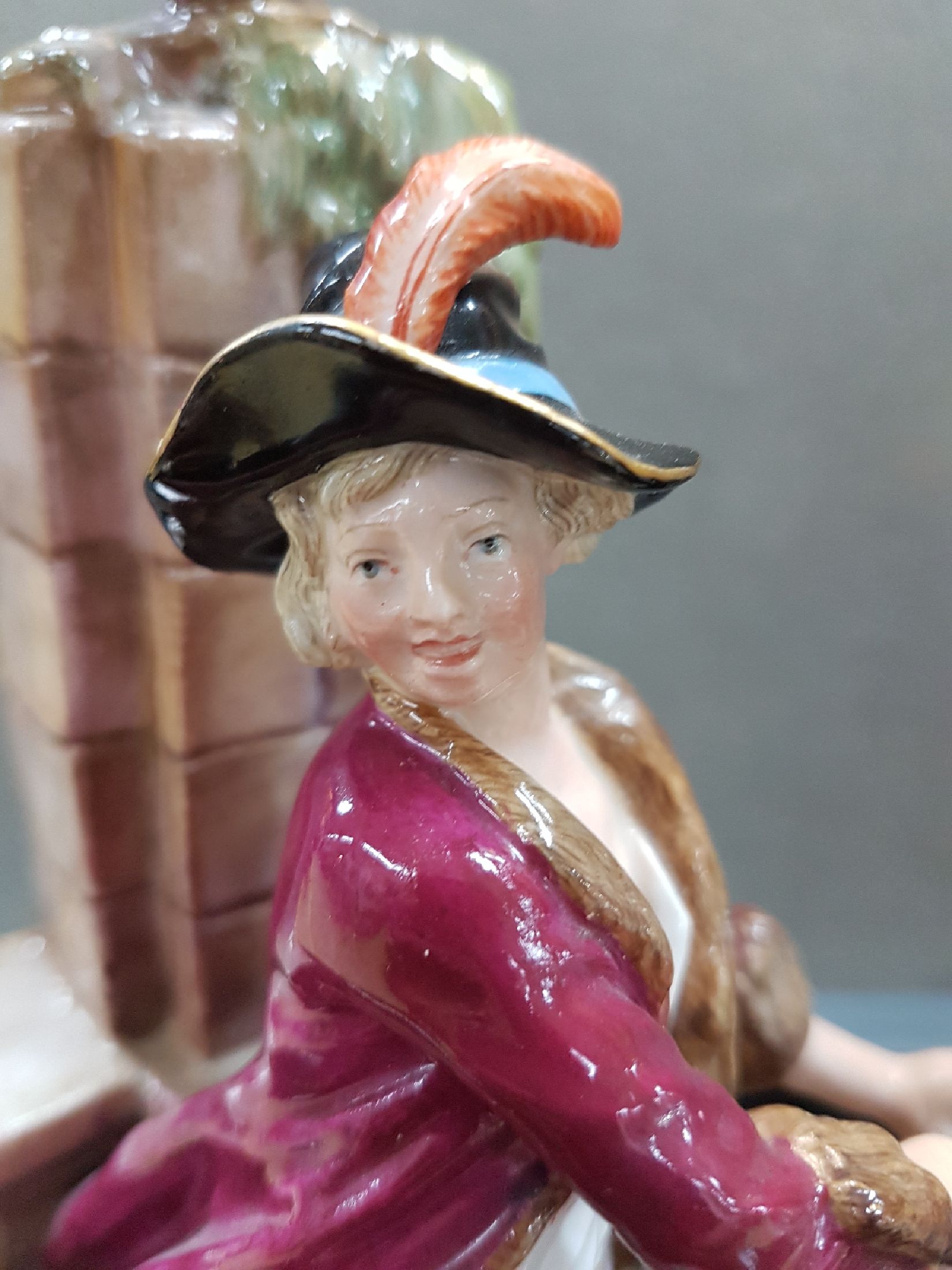 Detail f: Porzellangruppe, Meissen, um 1860, 2. Wahl, Rattenfänger, Entwurf von Friedrich Elias Meyer, Porzellan, polychrom bemalt, Rattenfänger auf ...
