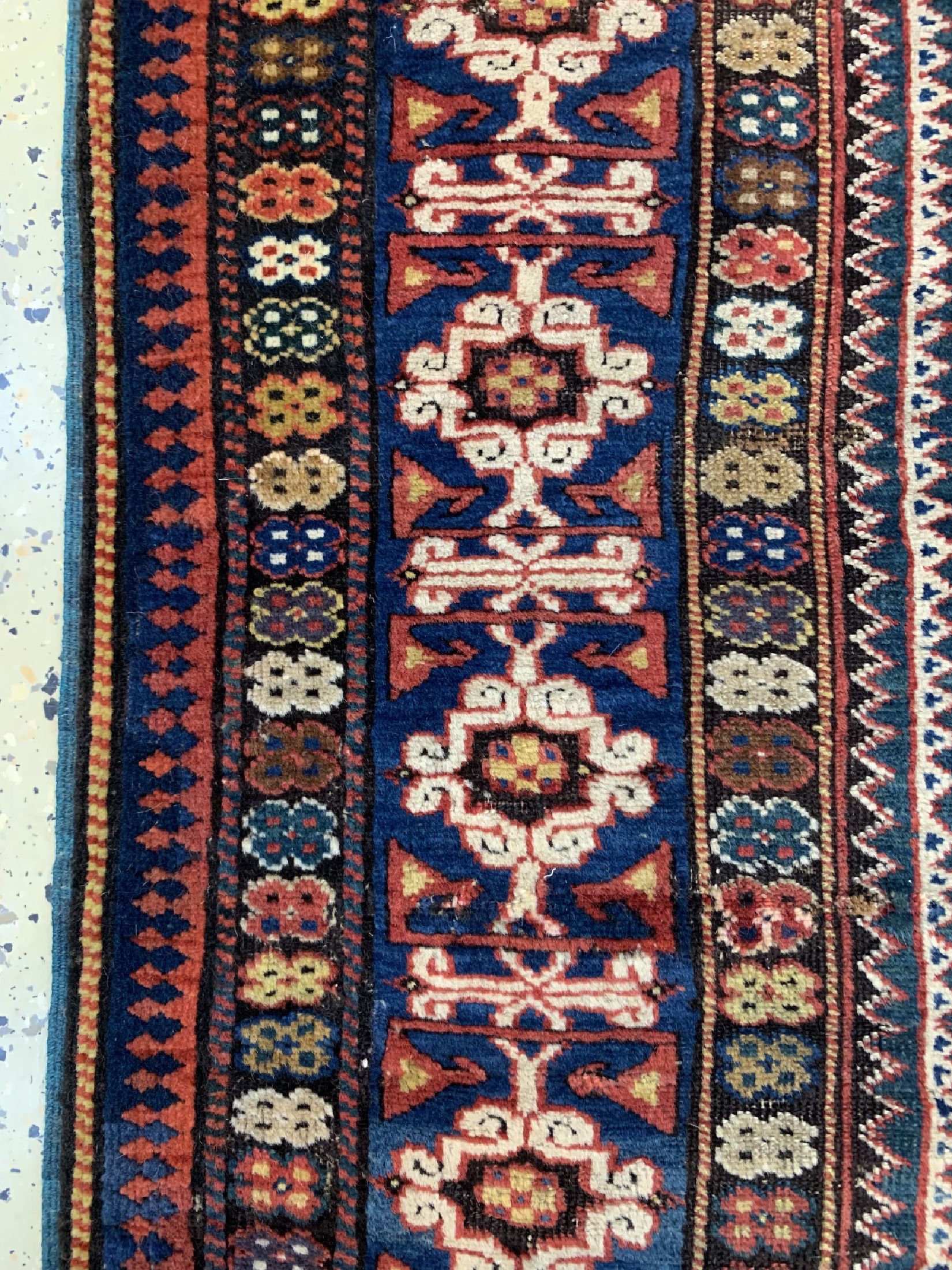Detail d: Antiker Kazak"Konagend", Kaukasus, 19.Jhd, Wolle auf Wolle, ca. 247 x 125 cm, EHZ: 2-3, (Restauriert).