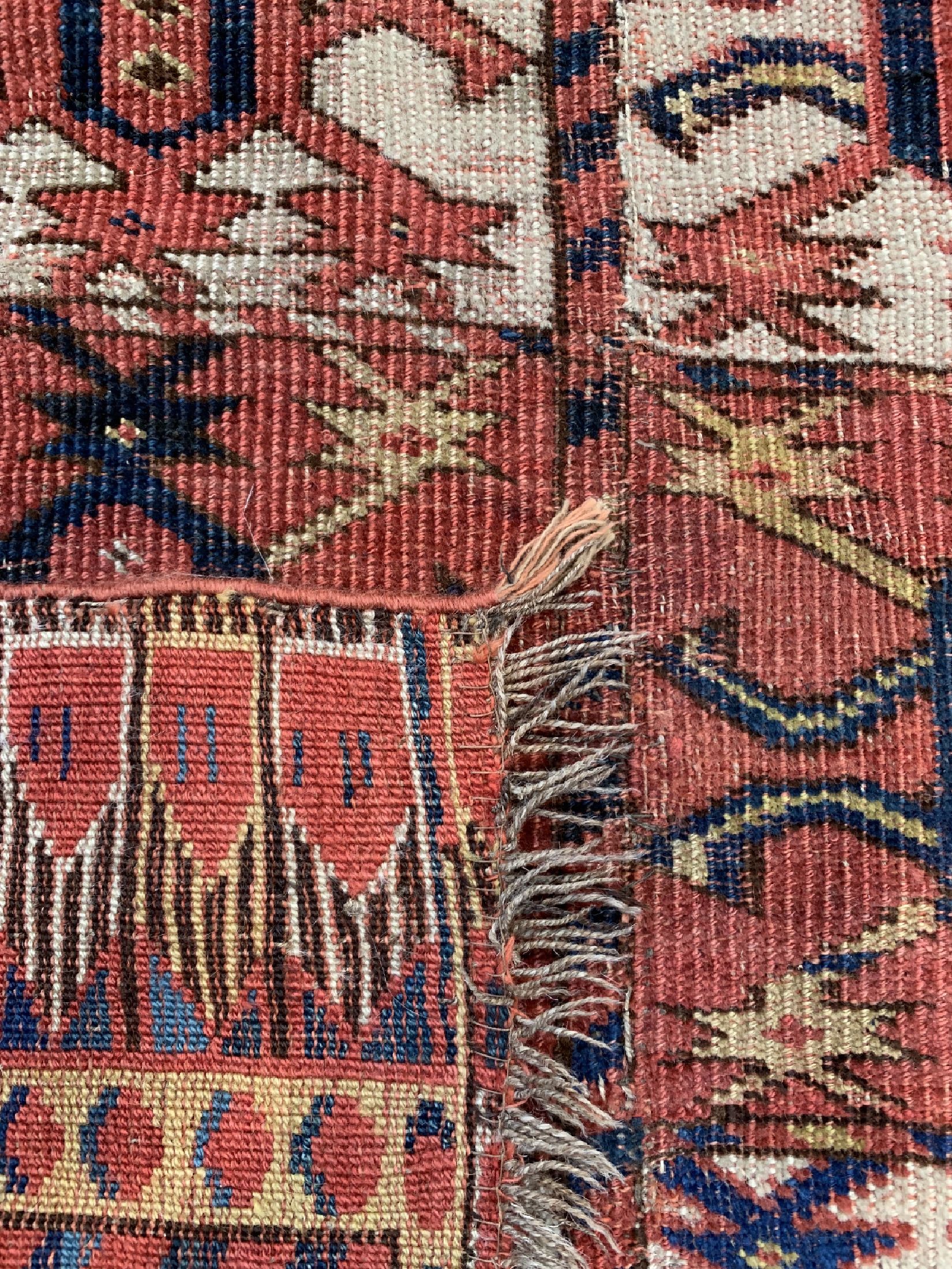 Detail e: Antiker Beschir, Turkmenistan, Anfang 19.Jhd, Wolle auf Wolle, ca. 193 x 86 cm, EHZ:3, (Alte Restaurierungen, Verkürzt)