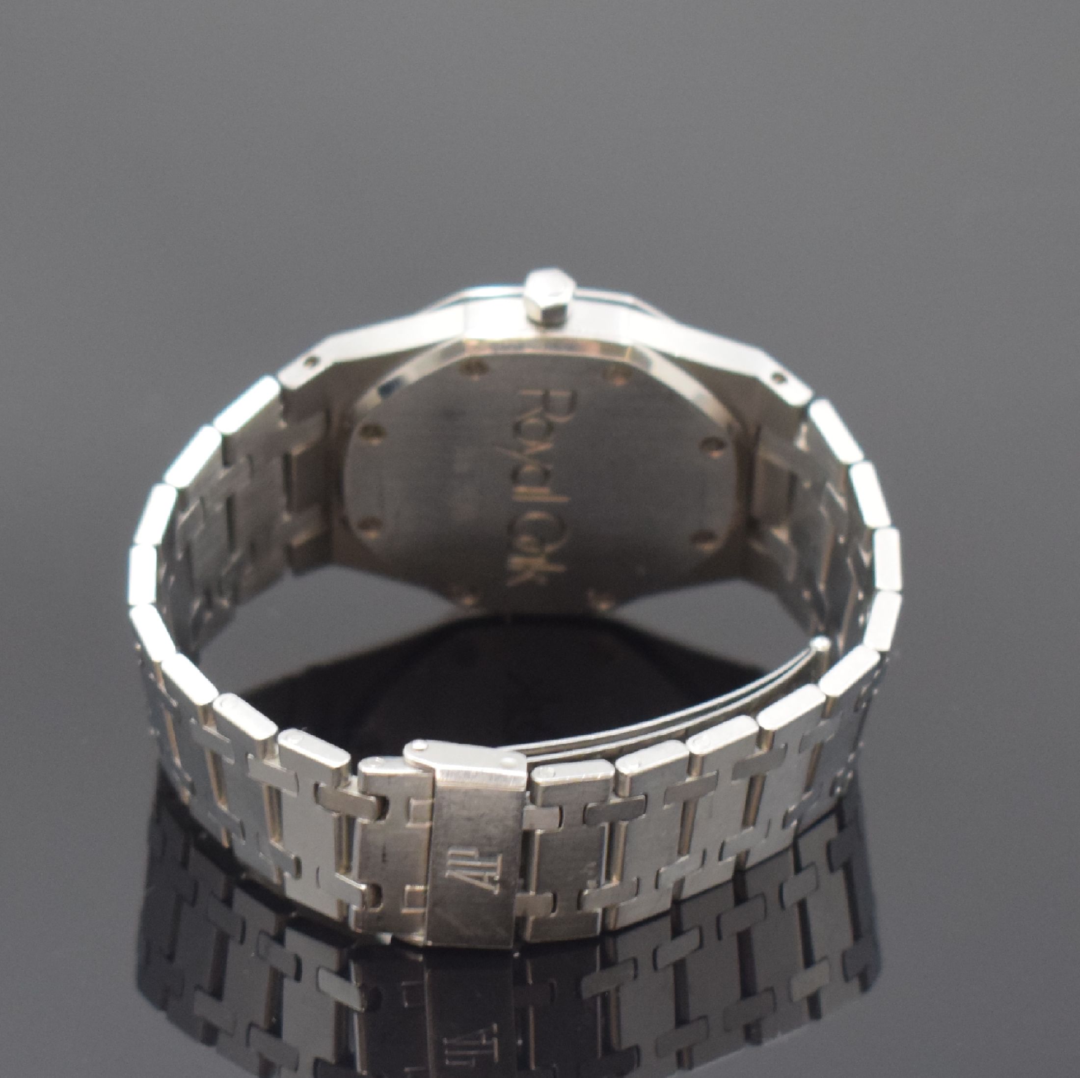 Detail b: AUDEMARS PIGUET Herrenarmbanduhr frühe Royal Oak No. 308 Referenz 14100ST, Automatik, Schweiz um 1980, B-Serie, Design von Gerald Genta, 3-teil. ...