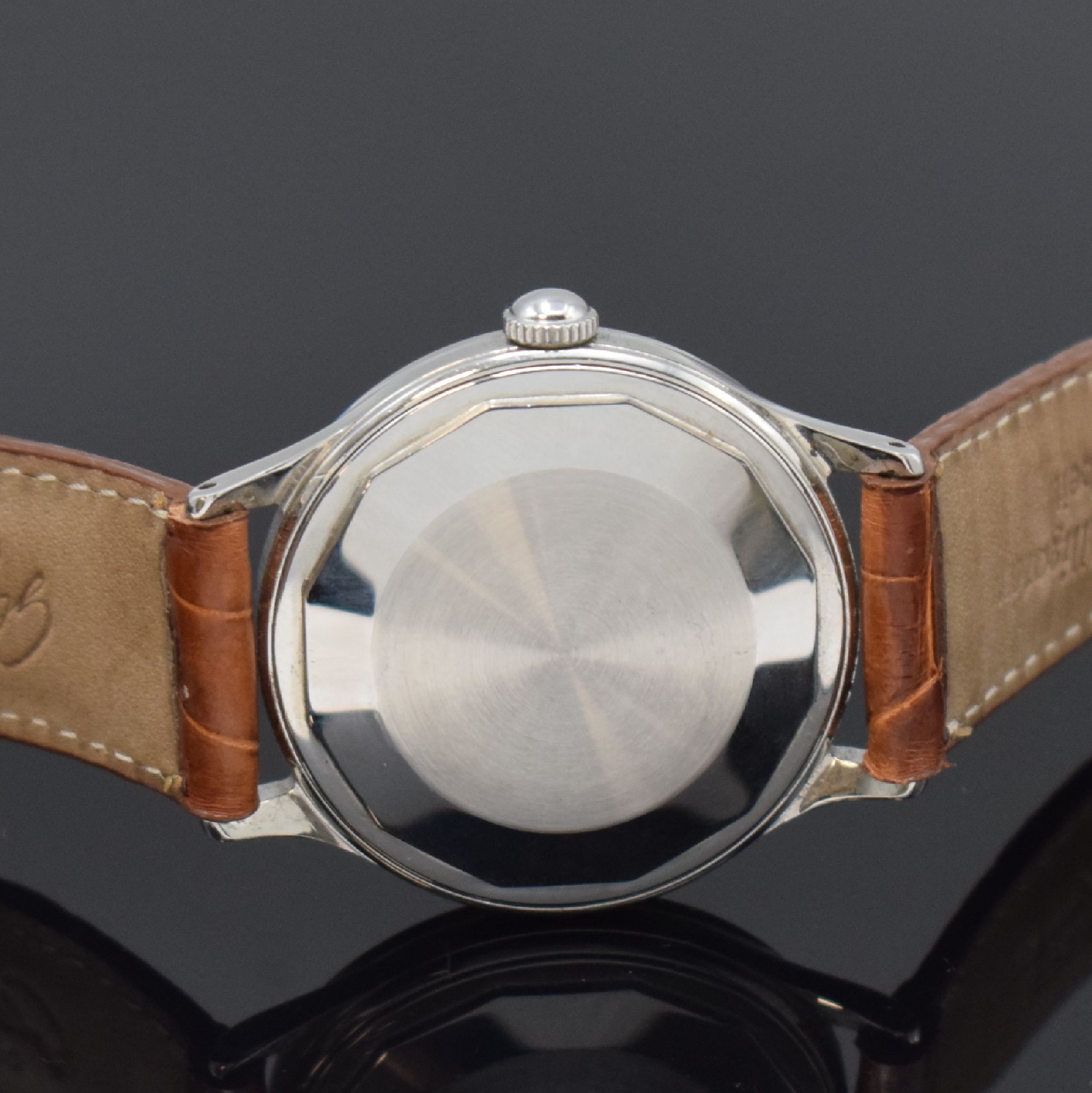 Detail c: VACHERON & CONSTANTIN seltene Herrenarmbanduhr im verschraubten Stahlgehäuse Referenz 4301, Schweiz um 1955, Handaufzug, silb. Zifferbl. m. aufges. ...