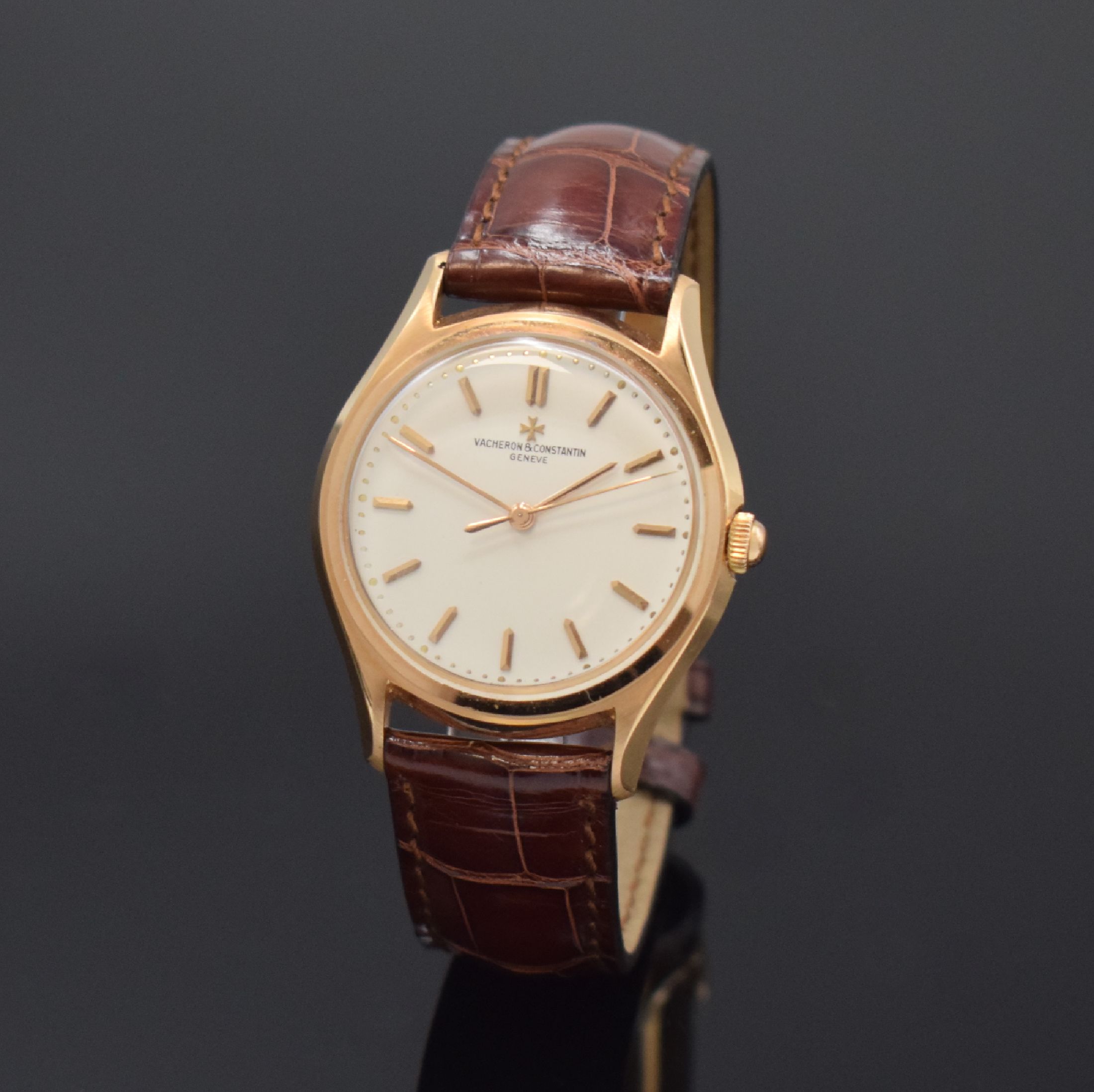 VACHERON & CONSTANTIN Herrenarmbanduhr in RG 750/000 mit JLC-Faltschließe in RG 750/000, Schweiz um 1955, Automatik, verschr. Geh., silb. Zifferbl. ...