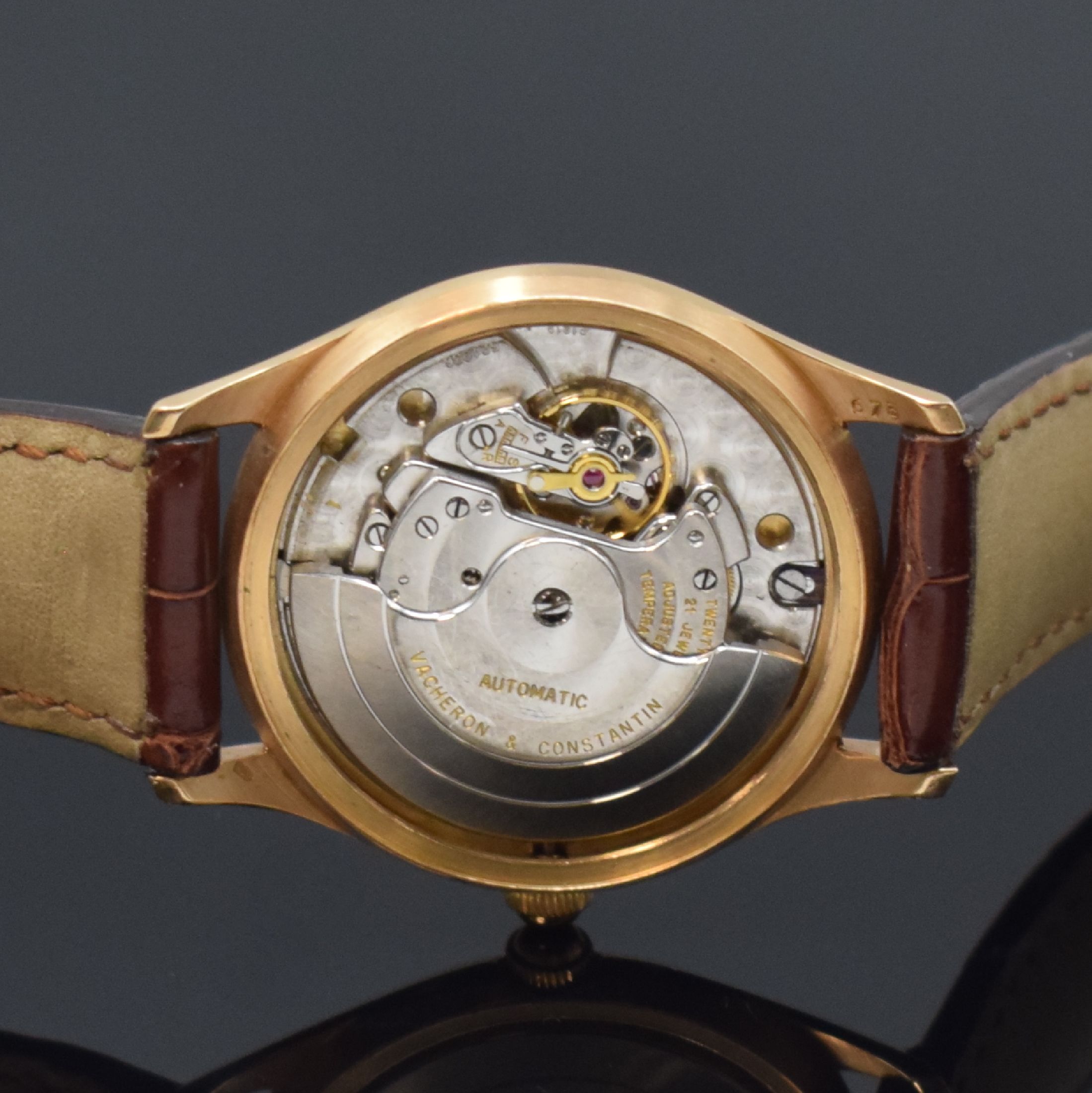 Detail g: VACHERON & CONSTANTIN Herrenarmbanduhr in RG 750/000 mit JLC-Faltschließe in RG 750/000, Schweiz um 1955, Automatik, verschr. Geh., silb. Zifferbl. ...