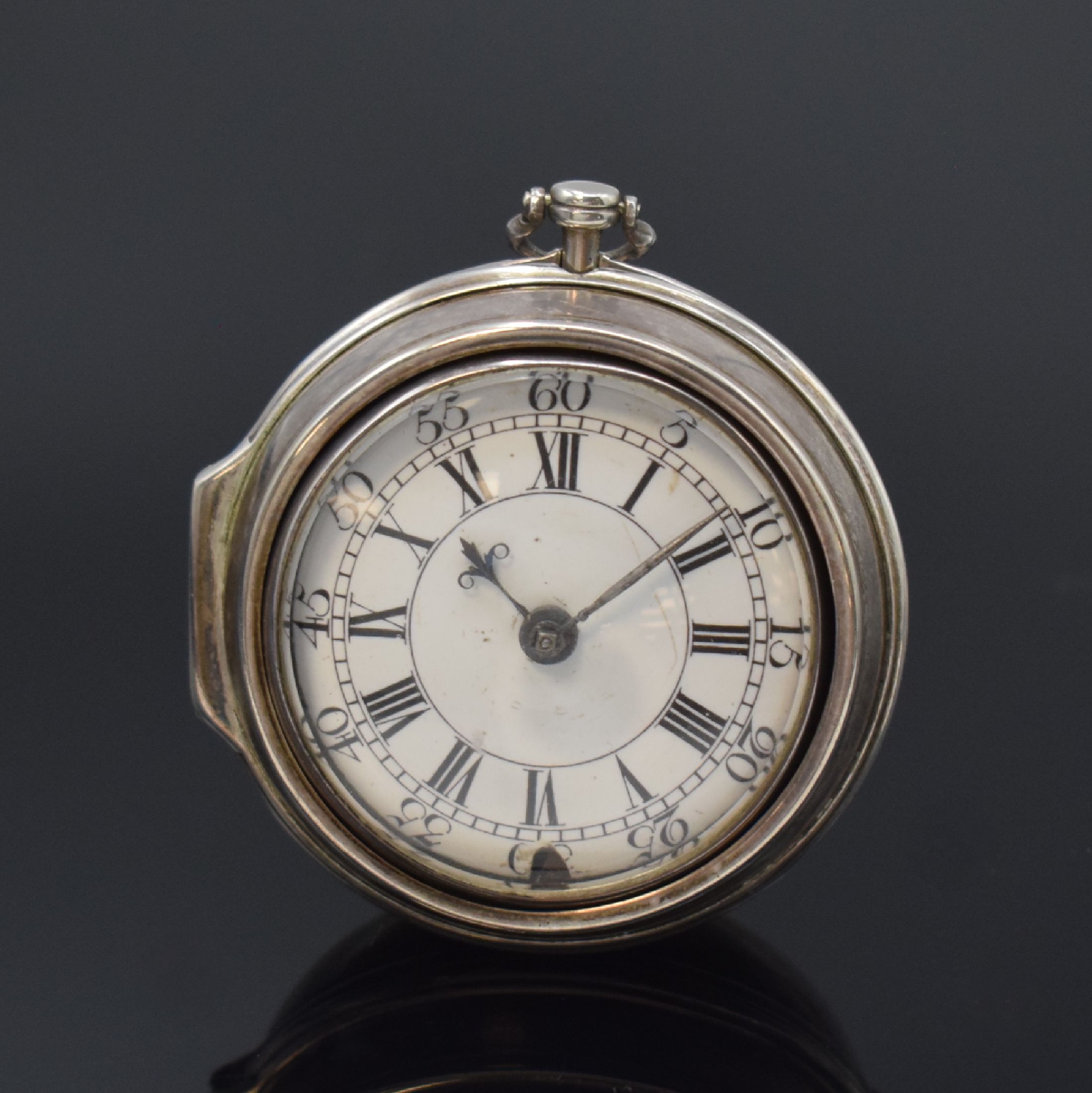 JOHN TRUBSHAN London frühe Spindeltaschenuhr in Silber mit Stunden-Selbstschlag, England um 1720, doppeltes Geh. später, Emailzifferbl. um 1760 ...