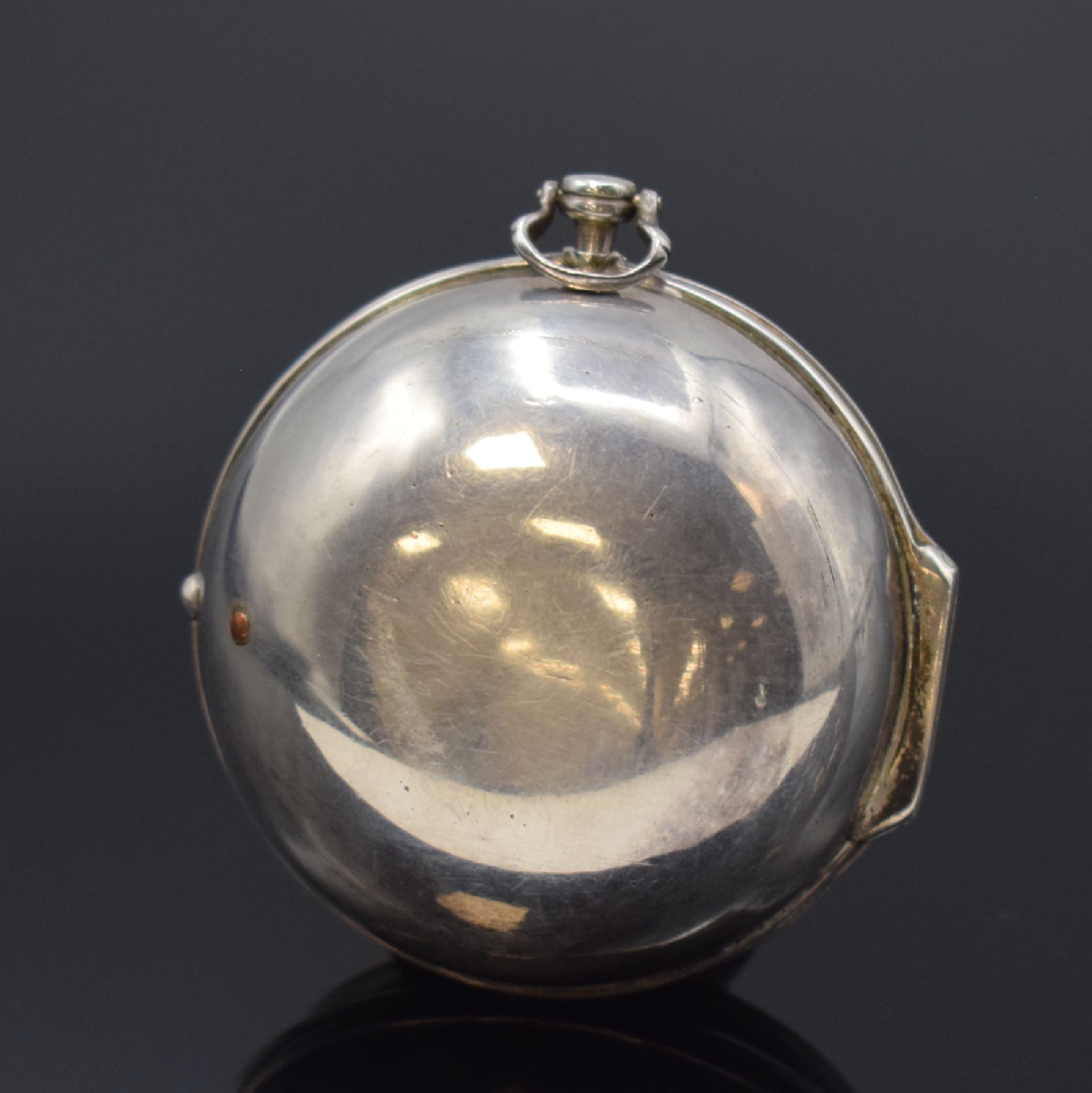 Detail a: JOHN TRUBSHAN London frühe Spindeltaschenuhr in Silber mit Stunden-Selbstschlag, England um 1720, doppeltes Geh. später, Emailzifferbl. um 1760 ...