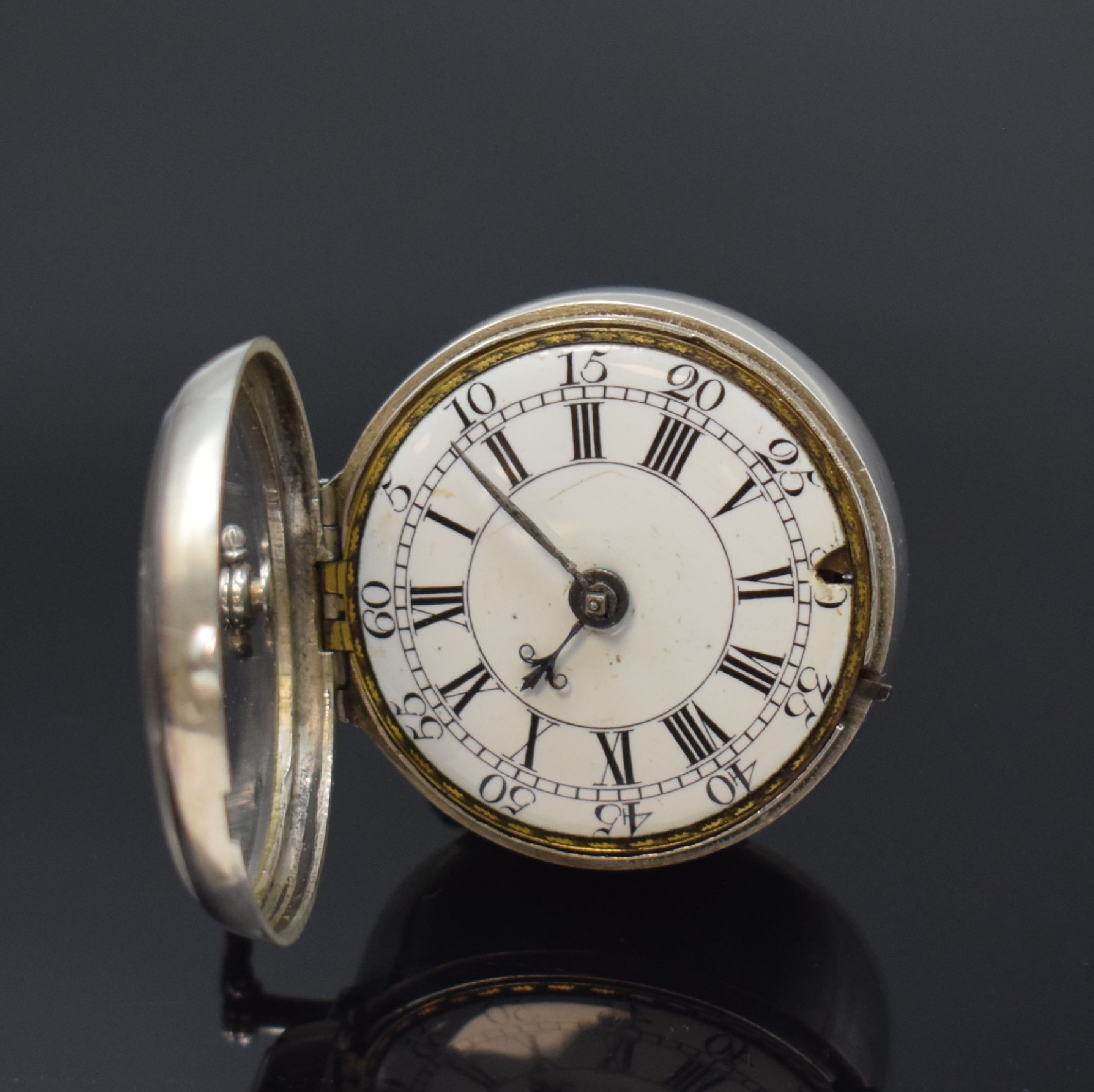 Detail c: JOHN TRUBSHAN London frühe Spindeltaschenuhr in Silber mit Stunden-Selbstschlag, England um 1720, doppeltes Geh. später, Emailzifferbl. um 1760 ...