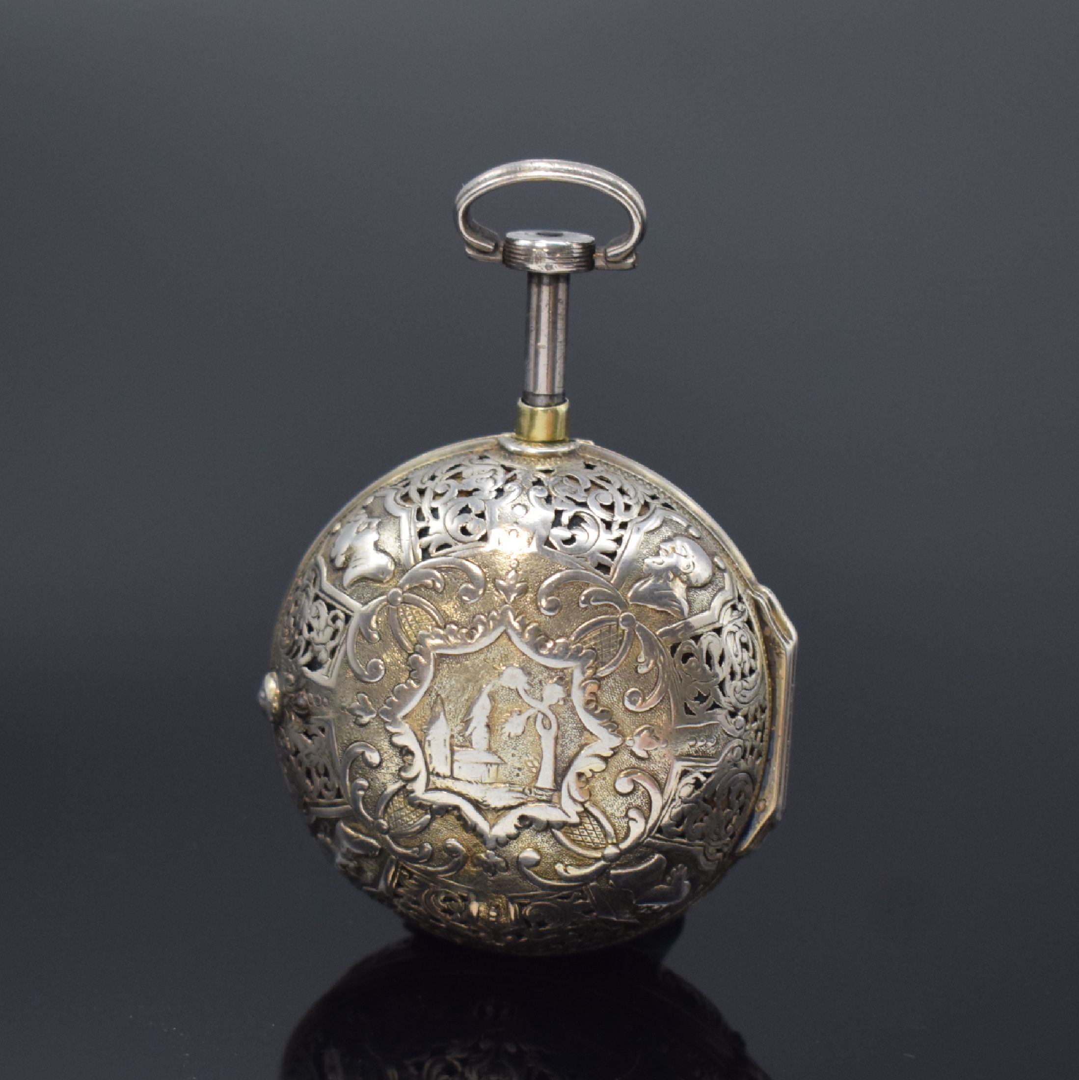 Detail a: DEBEAUFRE London seltene Spindeltaschenuhr mit 1/8-Stunden-Repetition, England um 1720, doppeltes, vergold. u. aufwend. durchbr. Geh. in Silber, ...