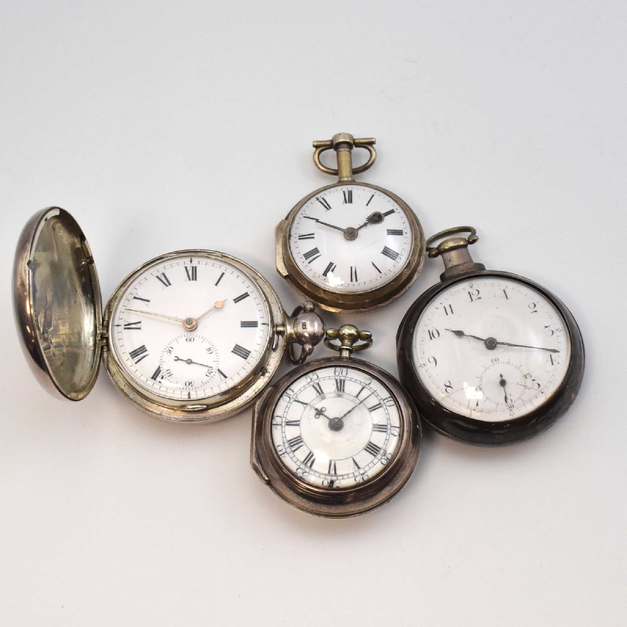 4 Spindeltaschenuhren in Silber, England um 1759-1820, alle m. Emailzifferbl. riss./besch., röm. u. arab. Zahlen, 1.) Jn. Barlow Rochdale, dopp. ...