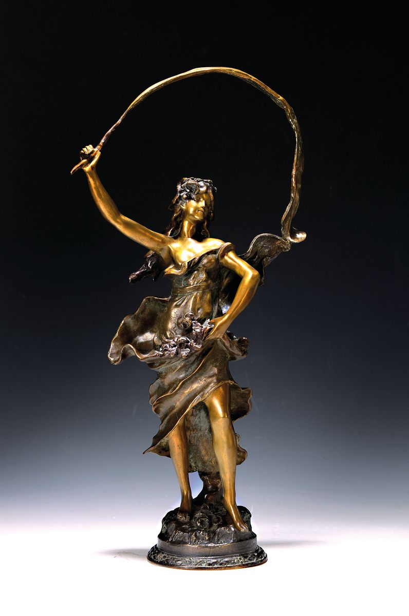 (nach) Auguste Moraeu, 1834-1917, Bronzeplastik, Boden gefüllt, Allegorie auf den Frühling, späterer Nachguß, signiert, Alterssp., H. 47 cm