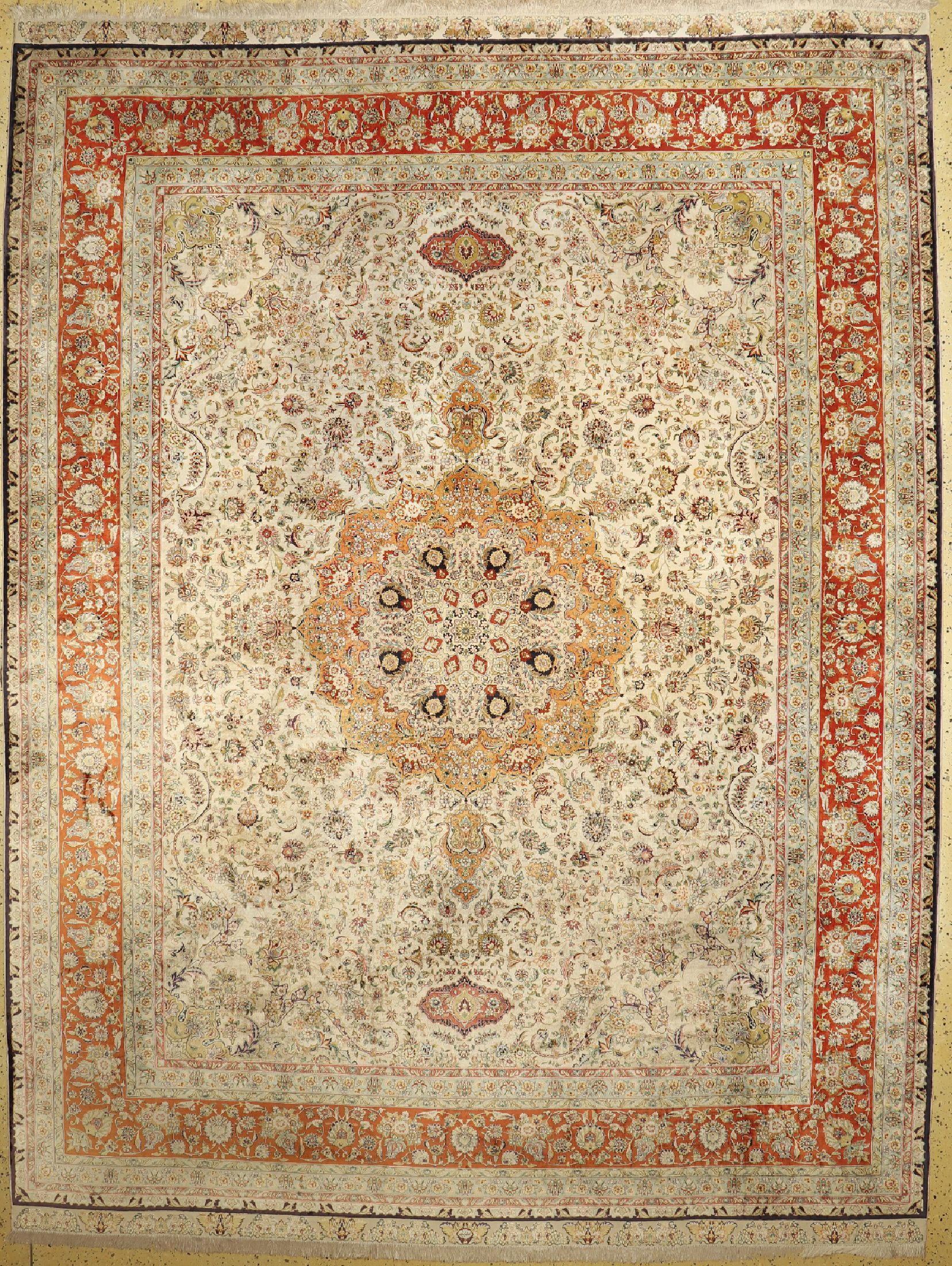 Seiden Täbriz fein, China, ca. 50 Jahre, reine Naturseide, ca. 370 x 278 cm, ca. 1,0 Mio. Kn/qm, Reinigungsbedürftig, EHZ: 2