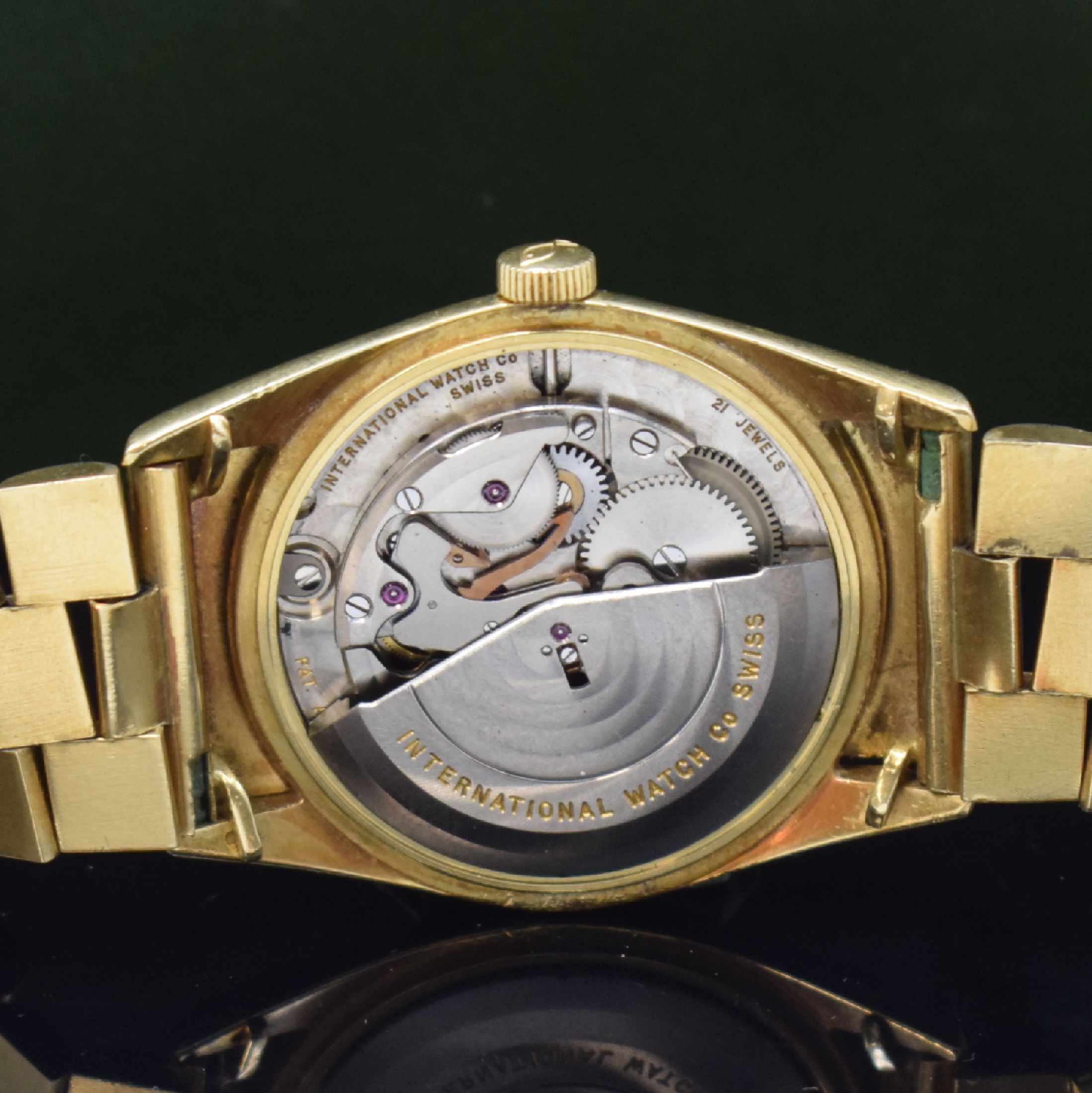 Detail f: IWC Herrenarmbanduhr in GG 750/000, Schweiz um 1964, Automatik, Boden und Glasrand aufgedr, neutr. GG 750/000 Gliederband m. Faltschl., Pie Pan ...