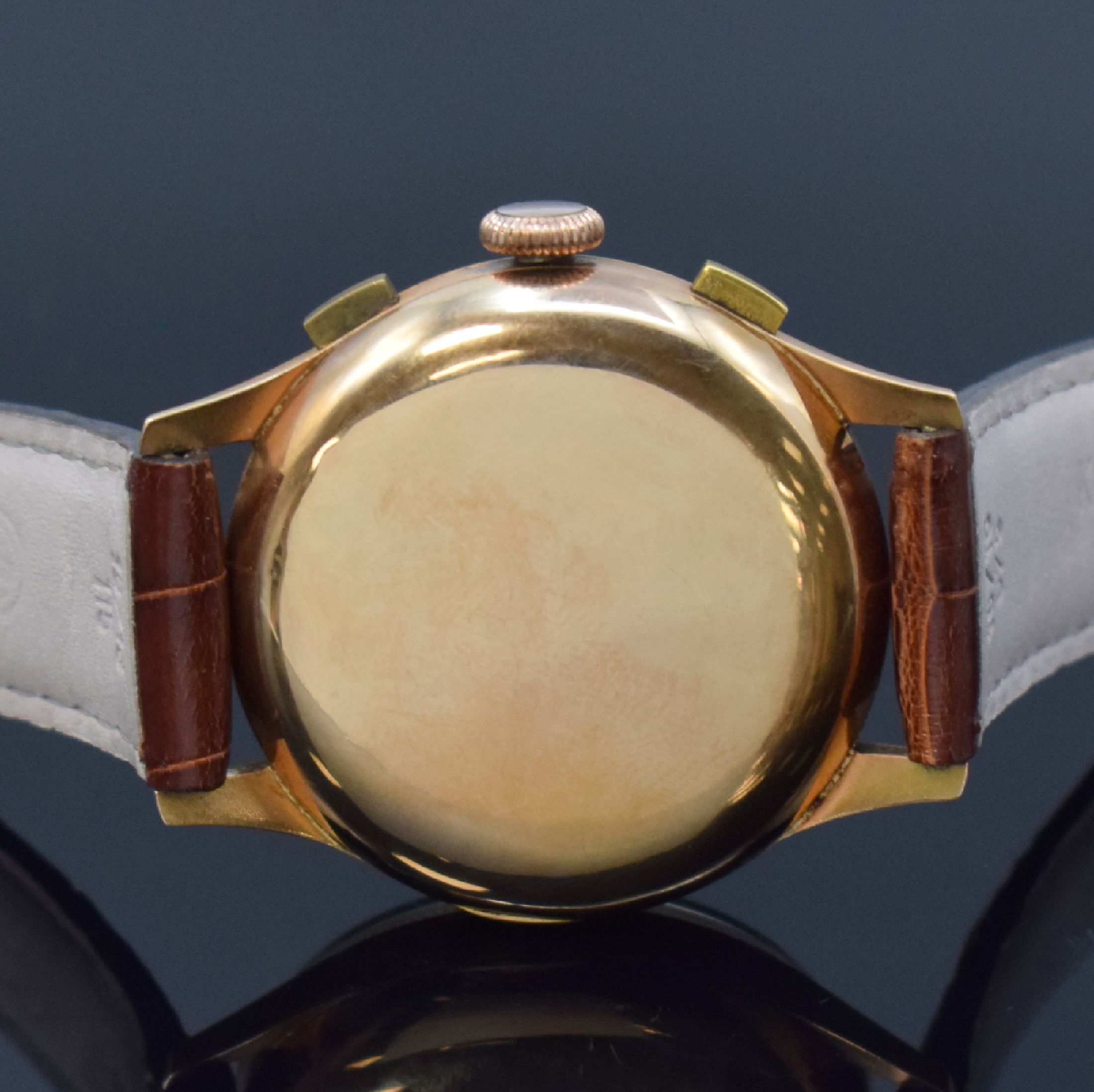 Detail c: CHRONOGRAPHE SUISSE Schaltradchronograph in RG 750/000, Handaufzug, Schweiz um 1948, Boden und Glasrand aufgedr., Metallcuv. zur Armierung, silb. ...