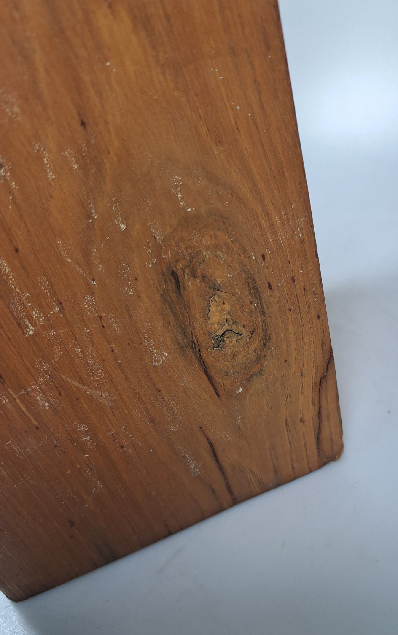 Detail h: Nag Arnoldi, Locarno 1928-2017 Lugano, abstrakter Pferdekopf, Bronze, teils grün patiniert, sign. Nag, num. 2/3, H. ca. 30cm, Holzsockel, Gesamth. ...