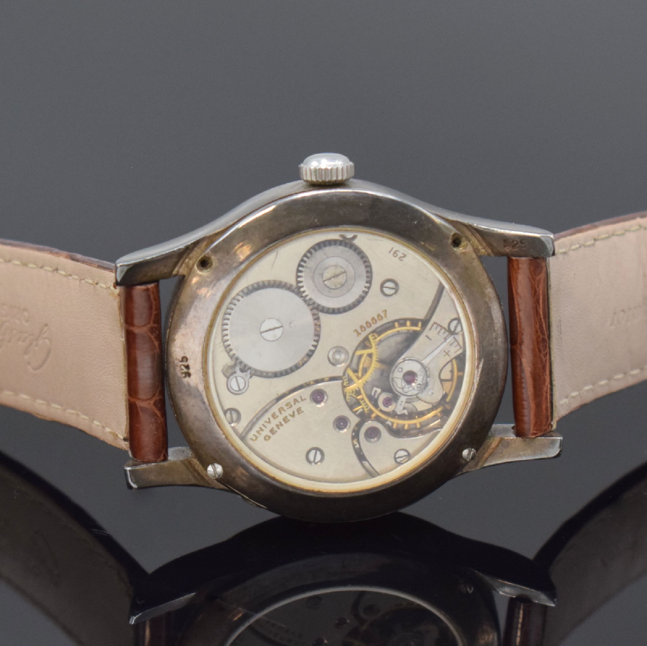 Detail d: UNIVERSAL GENEVE Kalenderarmbanduhr im neutralen Silbergehäuse, Schweiz um 1945 / 1990, Handaufzug, beids. vergl. Sterlingsilber Gehäuse, seitl. ...