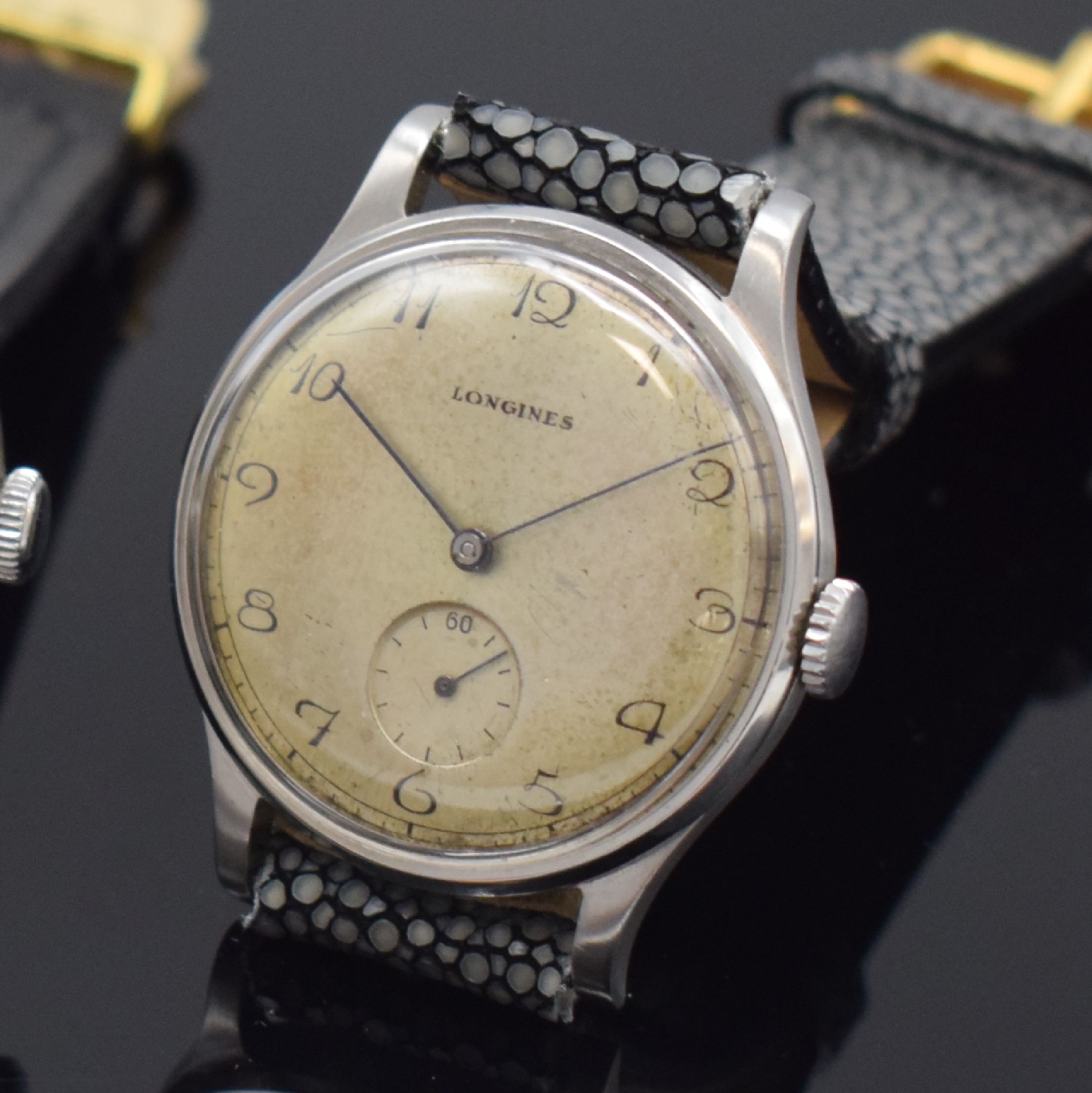 Detail a: LONGINES 3 Armbanduhren in Stahl, Schweiz ca. 1942-1953, verg. Werke, 1) gedr. Geh., Zifferbl. rest., Kaliber 12.68Z, 15 Steine, Komp.-Unruh, D. ca. ...