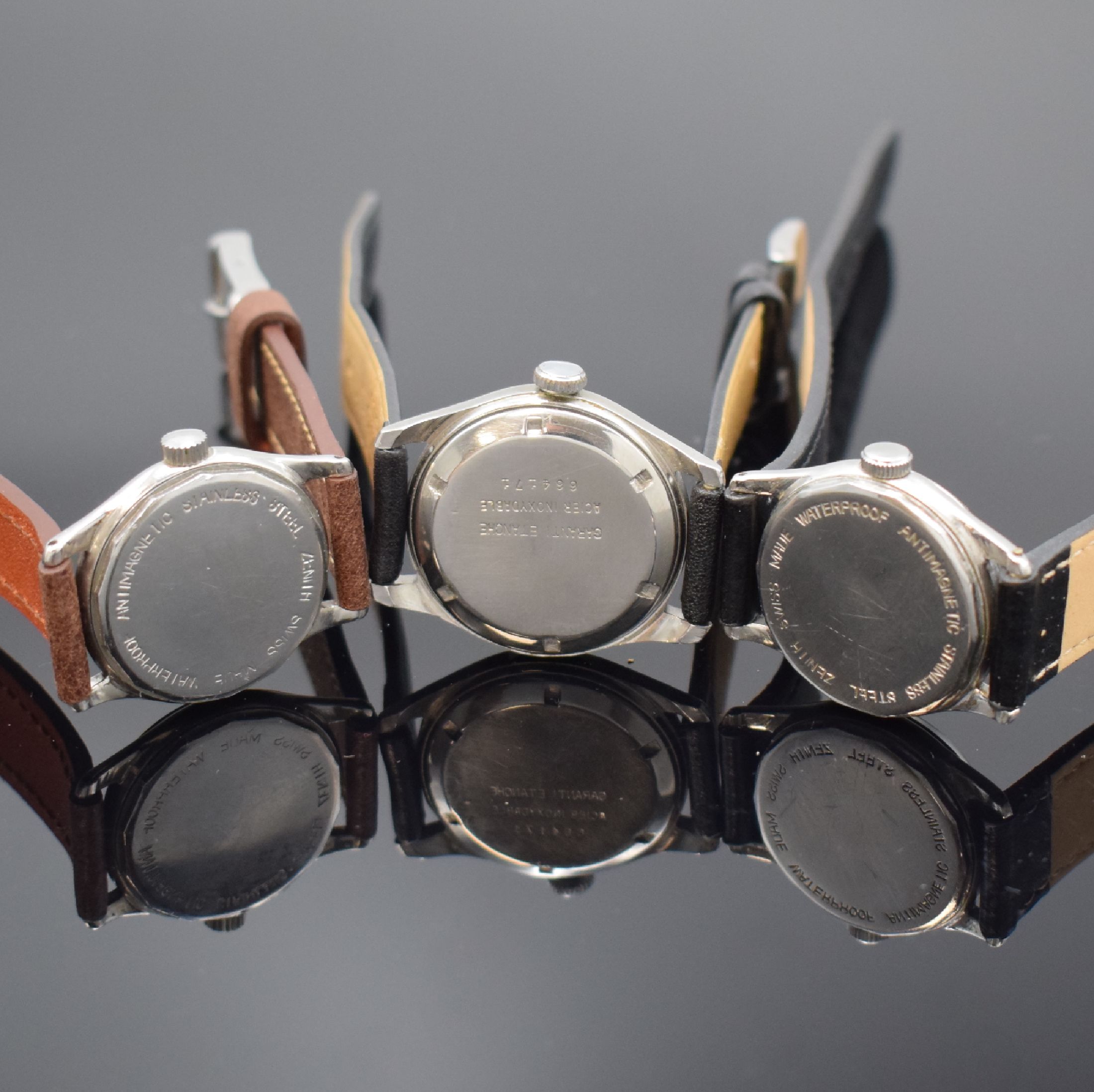 Detail c: ZENITH 3 verschraubte Armbanduhren in Stahl, Schweiz um 1945, Handaufzug, verg. Werke Kaliber 106, 15 Steine, Gluc.-Unruh, 1.) schwarzes Glanzblatt ...
