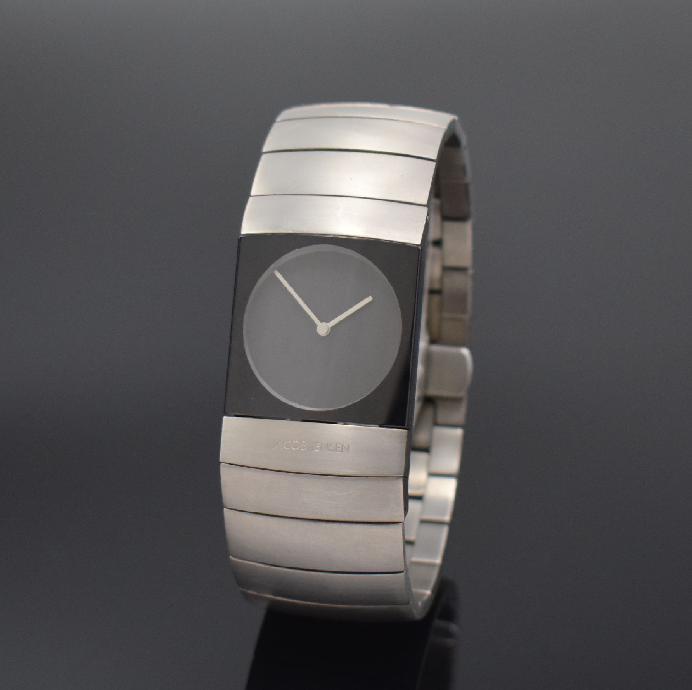 JACOB JENSEN Design-Armbanduhr in Titan/Titan-band Referenz 570, Dänemark / Schweiz um 2020, quartz, 4-fach verschr. Geh., integr. Gliederband m. ...