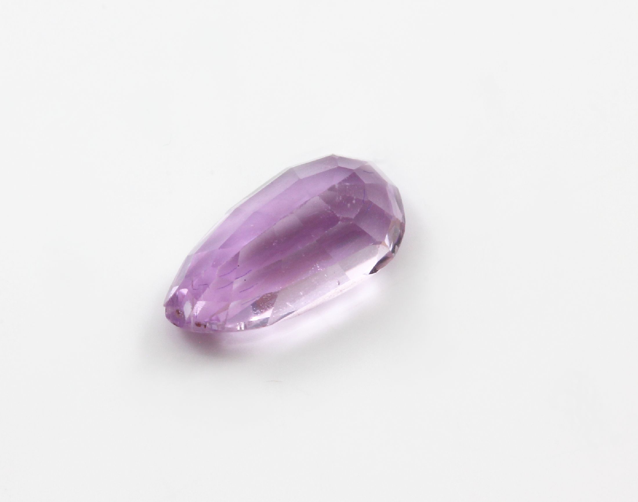 Detail a: Loser Kunzit-Tropfen, 4.92 ct, purple pink, ALGT Zertifikat