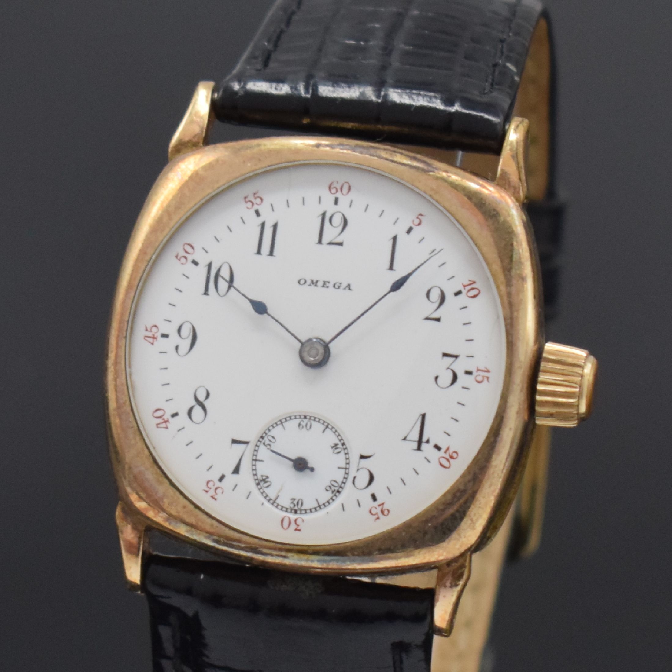 Detail a: OMEGA frühe vergoldete Armbanduhr für den amerikanischen Markt, Schweiz / USA um 1910, Handaufzug, 3-tlg. Carré-Cambré-Geh., Boden u. Glasrand ...