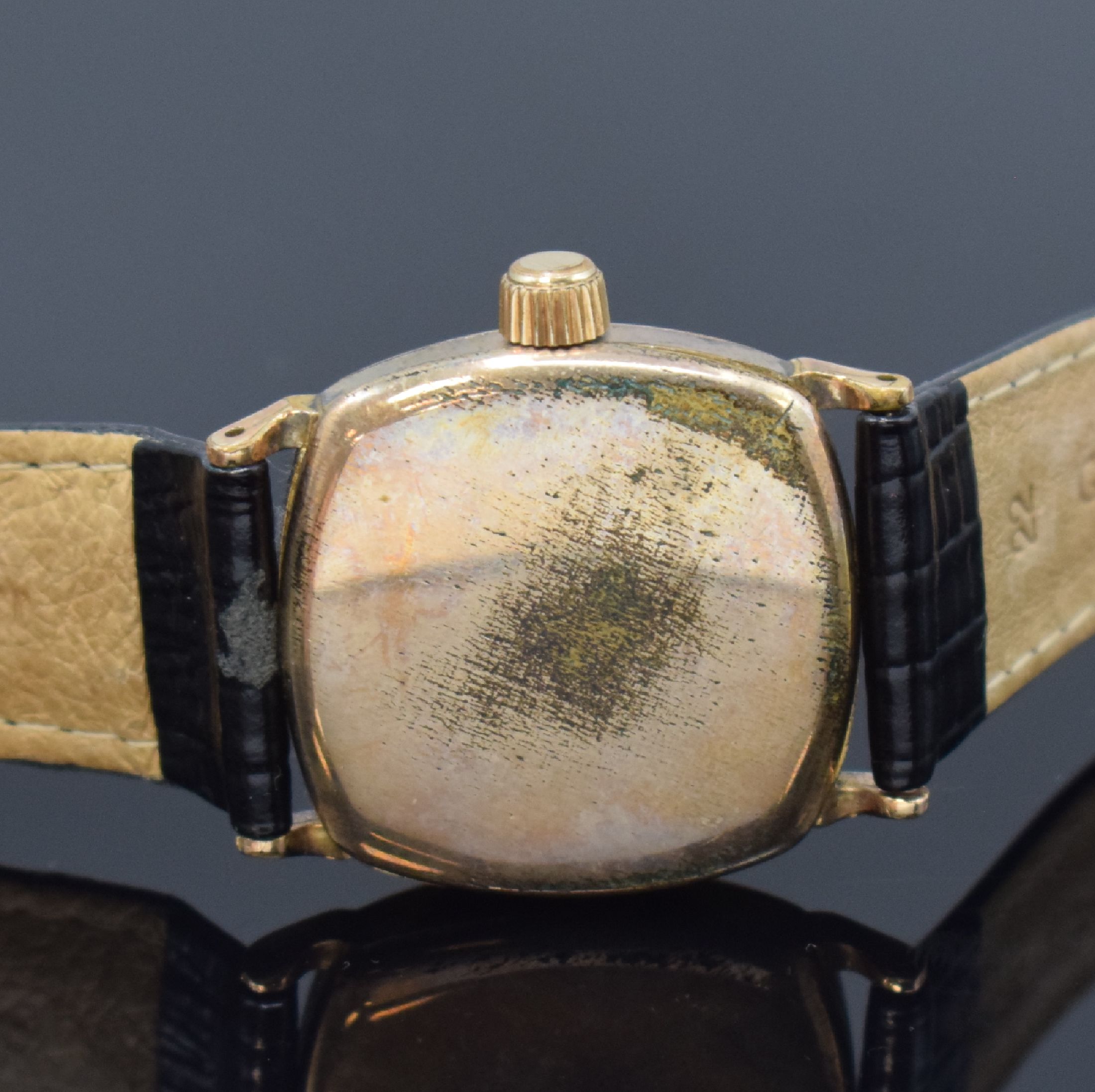 Detail c: OMEGA frühe vergoldete Armbanduhr für den amerikanischen Markt, Schweiz / USA um 1910, Handaufzug, 3-tlg. Carré-Cambré-Geh., Boden u. Glasrand ...