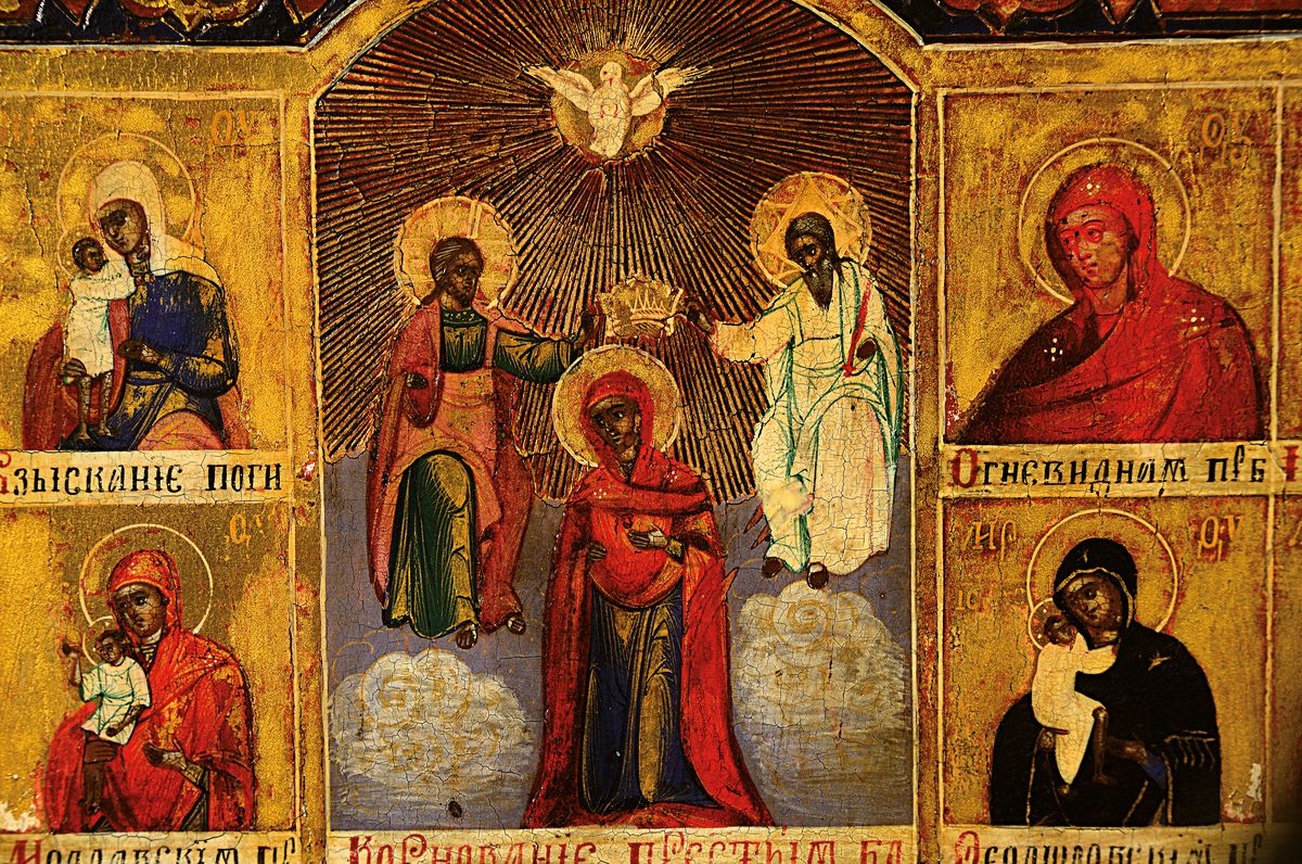 Detail a: Monumentale Jahresikone, Russland, 19.Jh., Tempera auf Holz, reiche Vergoldung, 154 Miniaturen in drei Registern, Rahmenregister mit 92 verschiedenen ...