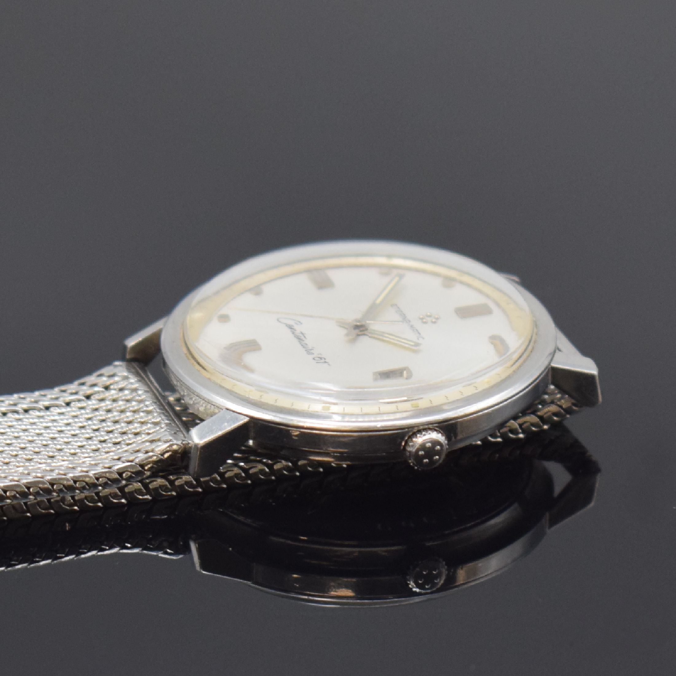 Detail b: ETERNA Centenaire 61 Herrenarmbanduhr in Stahl, Schweiz um 1961, Automatik, verschr. Geh., Boden m. Widmungsgrav. dell., orig. Glas u. Krone, silb. ...