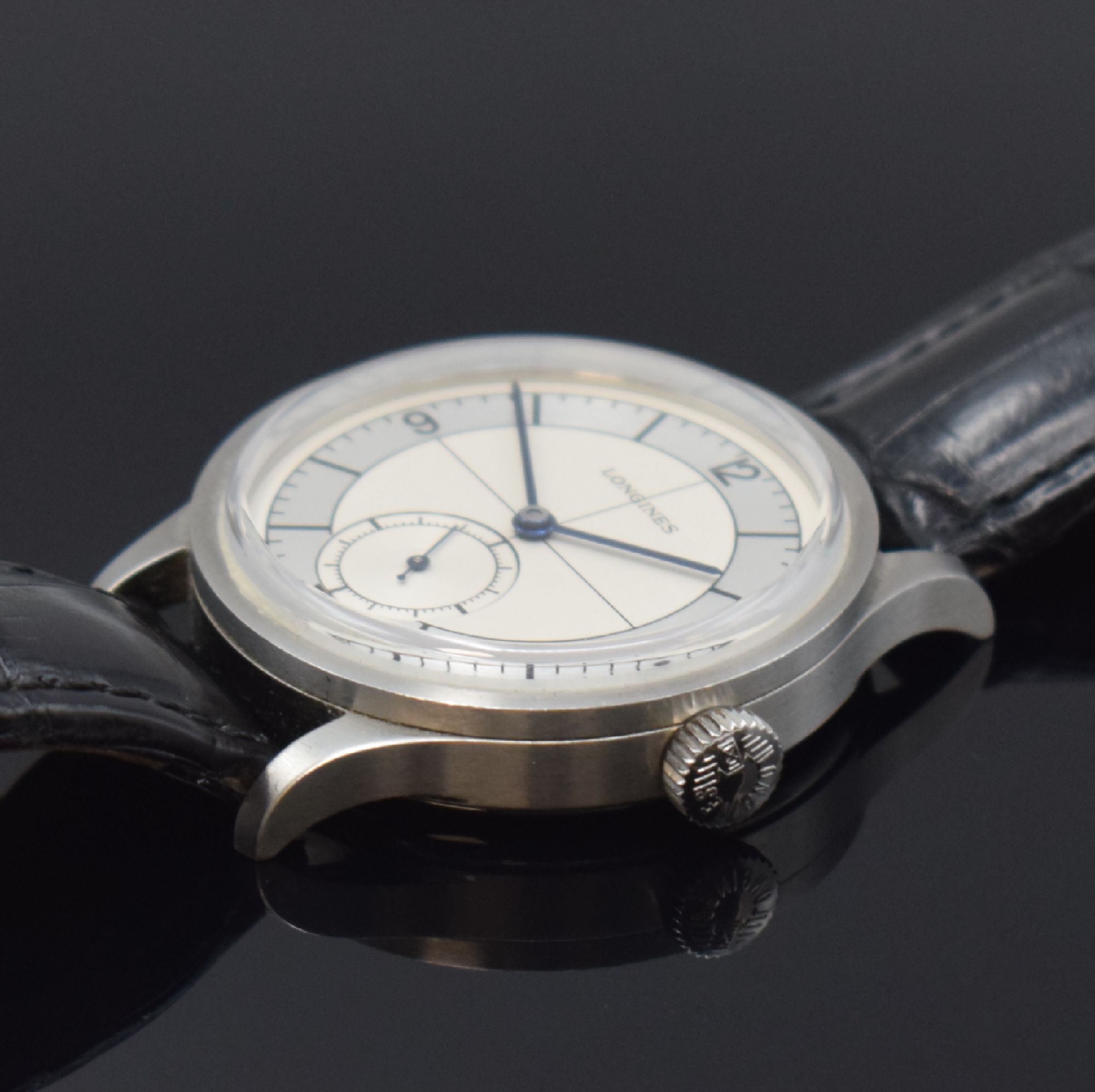 Detail b: LONGINES Heritage Classic Referenz L2.828.4 Herrenarmbanduhr in Stahl, Schweiz um 2020, Automatik, gedr. Geh., gewölbtes Saphirglas, silb. ...