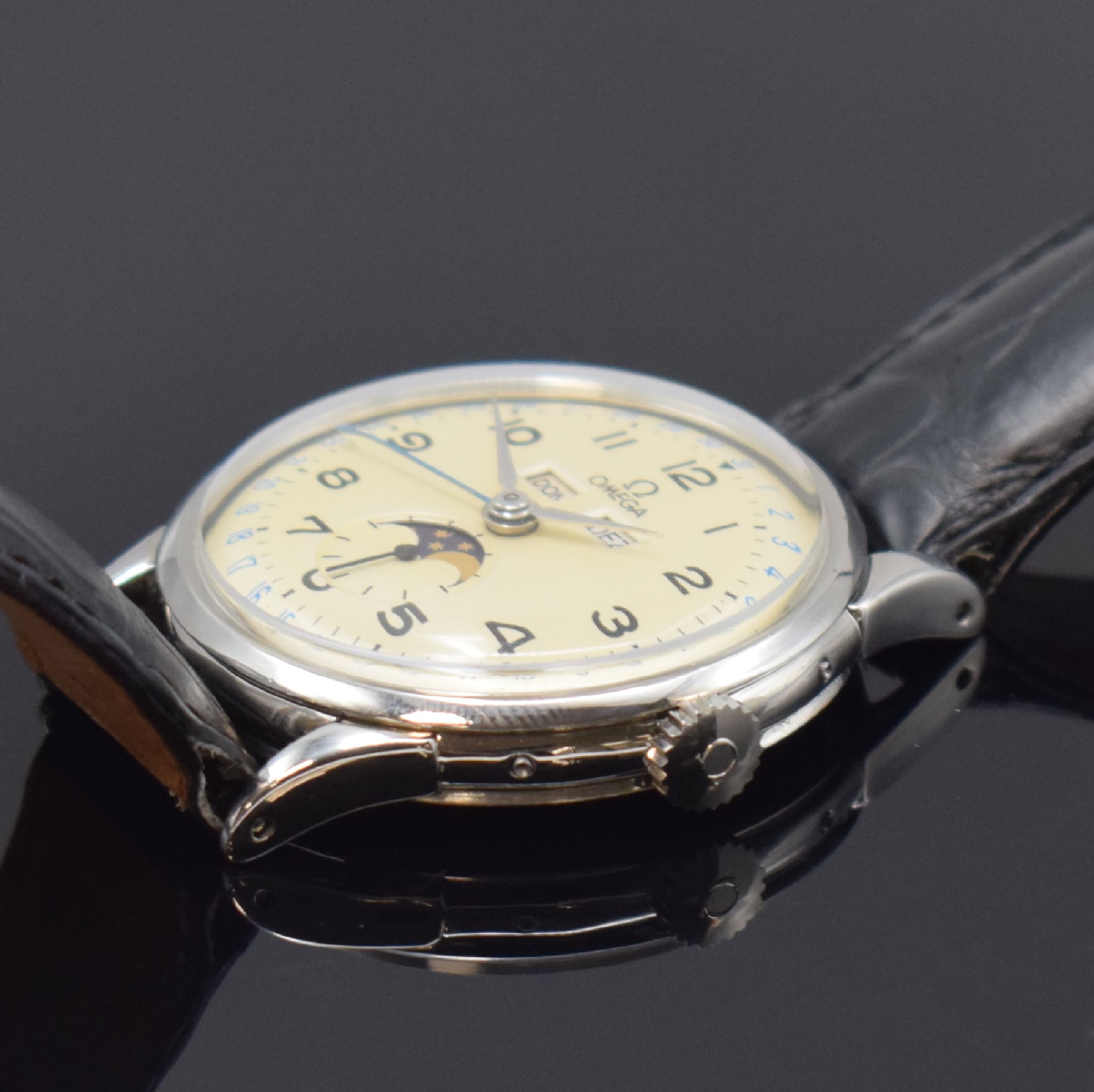 Detail b: OMEGA seltene, astronomische Herrenarmbanduhr Serie Cosmic Referenz 2486-1, Handaufzug, Schweiz um 1953, 3-teil. Edelstahlgeh., Boden und Glasrand ...