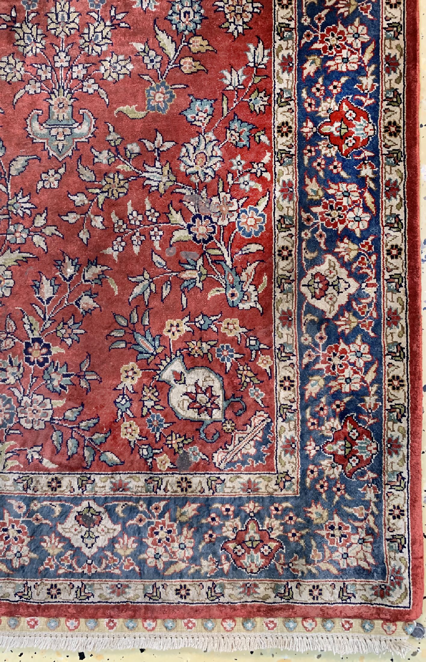 Detail a: Hereke Seide fein, China, ca. 50 Jahre, reine Naturseide, ca. 370 x 80 cm, ca. 1,0 Mio. Kn/qm, Reinigungsbedürftig, EHZ: 2