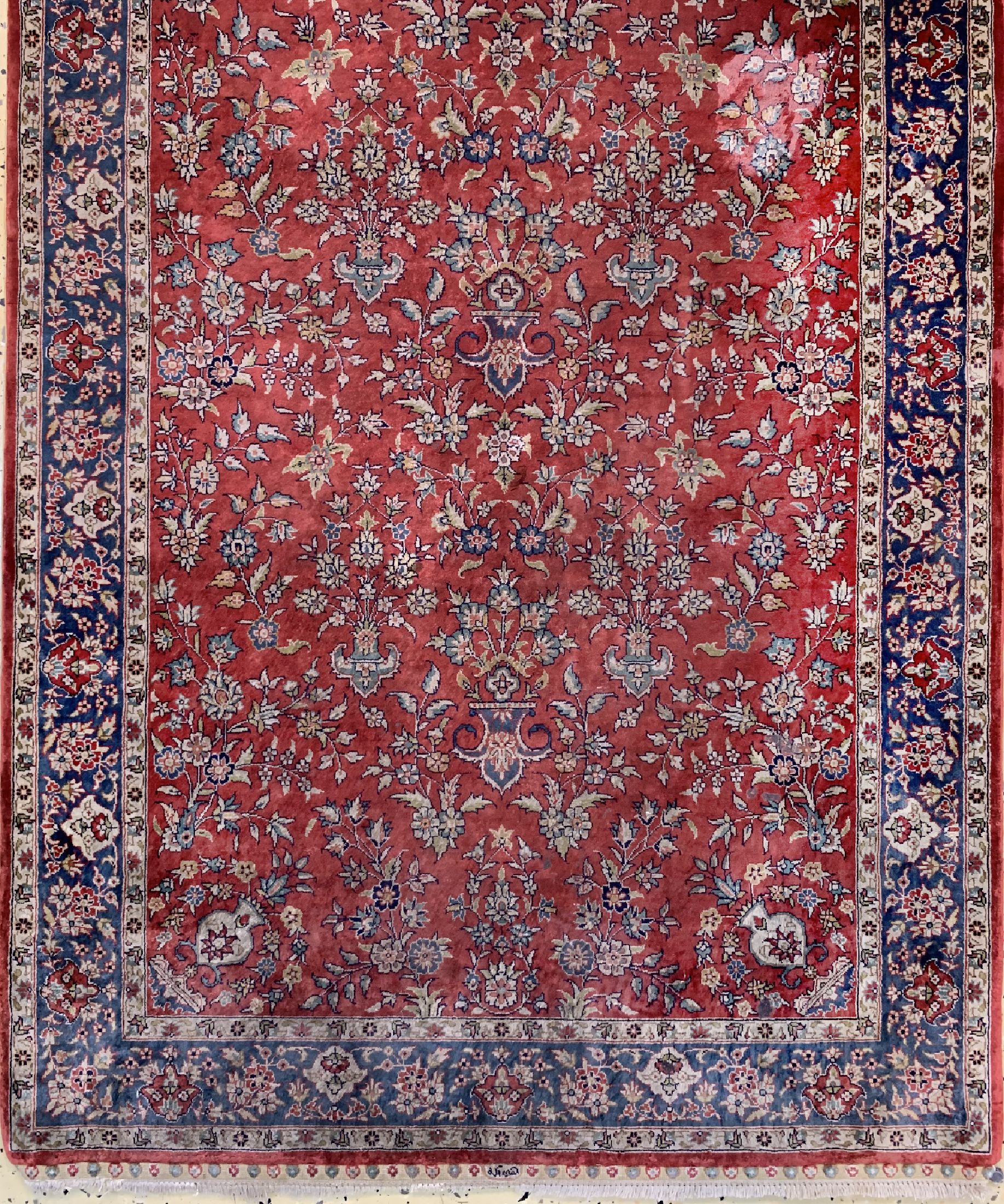 Detail b: Hereke Seide fein, China, ca. 50 Jahre, reine Naturseide, ca. 370 x 80 cm, ca. 1,0 Mio. Kn/qm, Reinigungsbedürftig, EHZ: 2