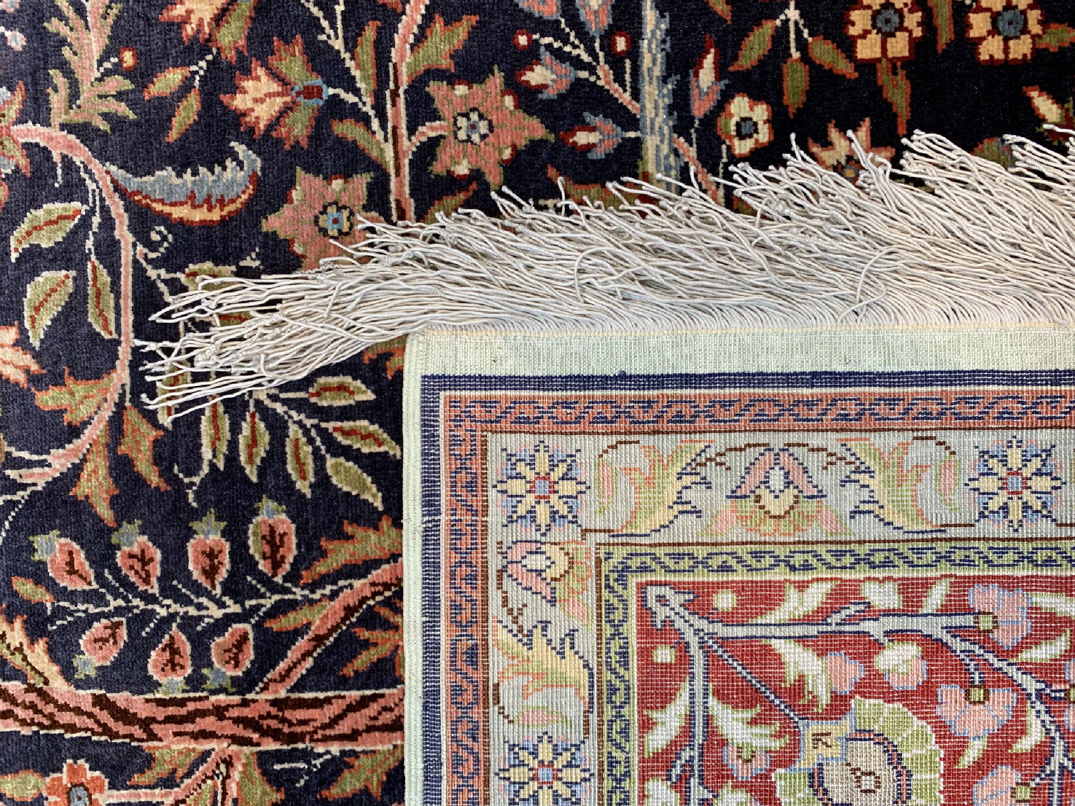 Detail e: Kayseri Seide fein, Türkei, um 1950, reine Naturseide, Metallbroschiert, ca. 165 x 103 cm, EHZ: 1