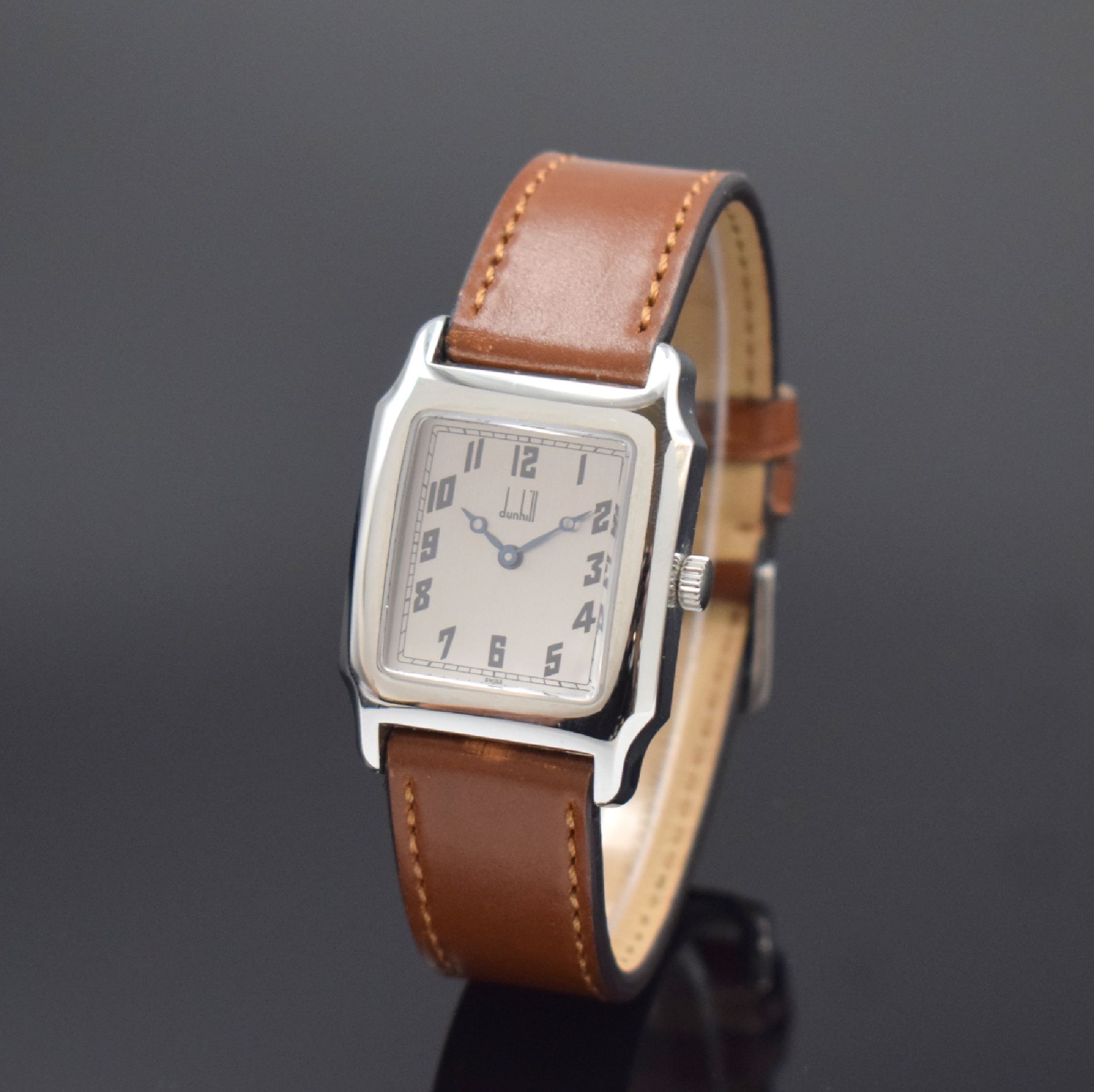 DUNHILL Mechanical rechteckige Armbanduhr in Stahl, Schweiz um 2005, Handaufzug, 4-fach verschr. Geh., silb. Zifferbl., arab. Zahlen, rhod. Werk Kal. ...