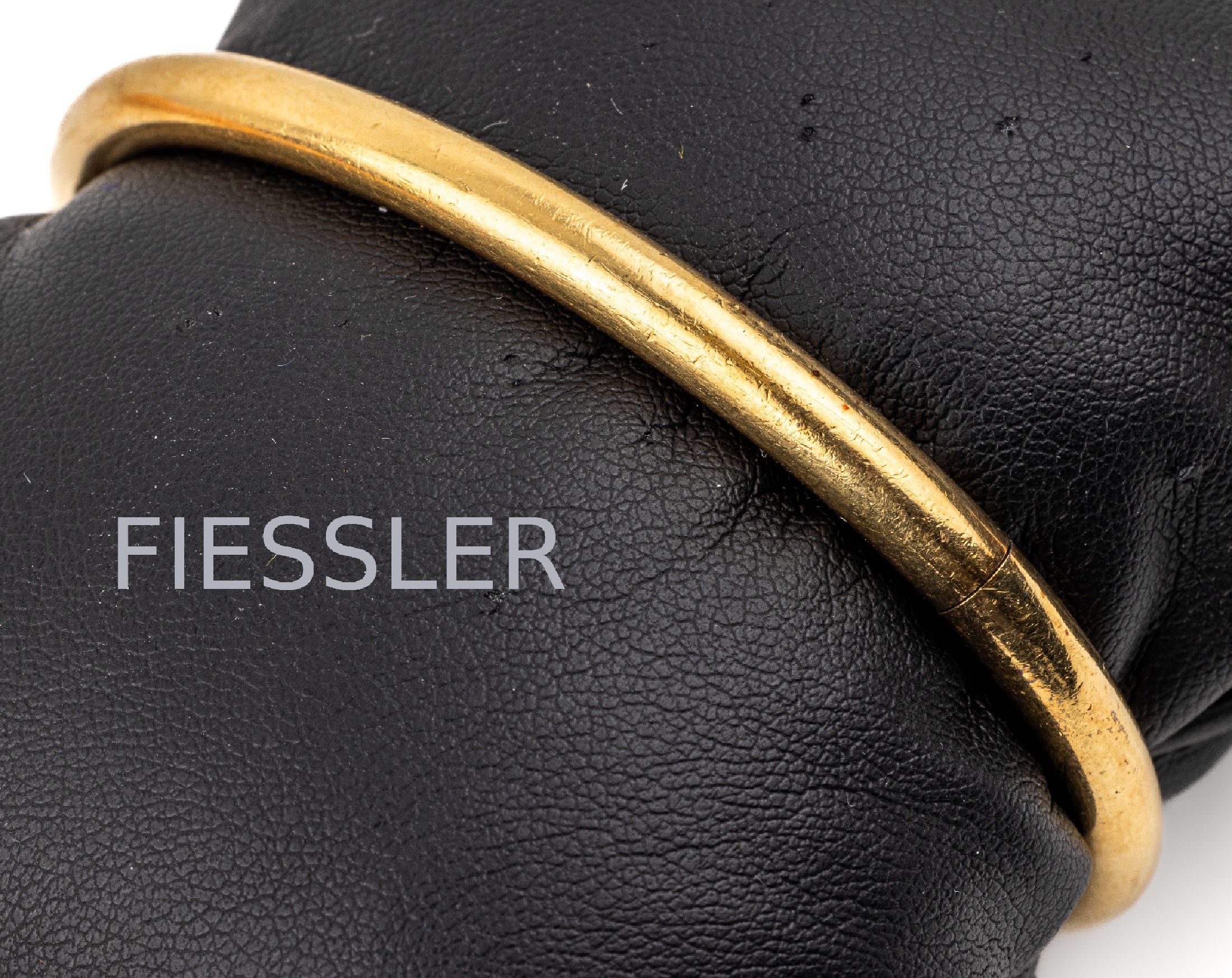 18 kt Gold und Silber Armreif, FIESSLER/ Pforzheim, GG 750/000 und 925er Silber, wohl 925er Silber mit GG 750/000-Hülle, total ca. 44.6 g, ...