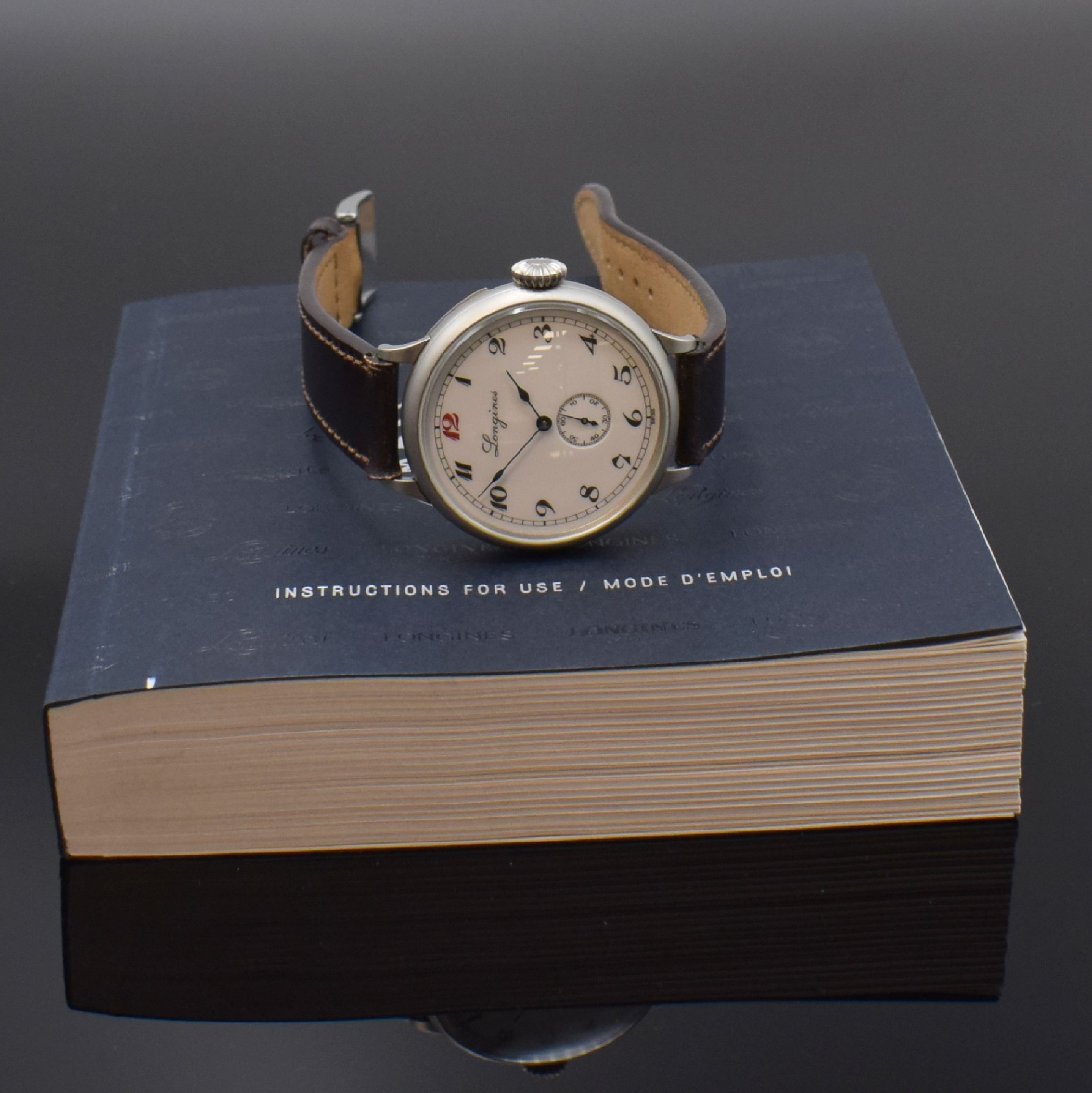 Detail h: LONGINES limitierte Armbanduhr in Stahl Referenz L7.881.4, Schweiz um 2010, Automatik, mattiertes Scharniergeh., Lünette aufgedr., weißes Zifferbl. ...