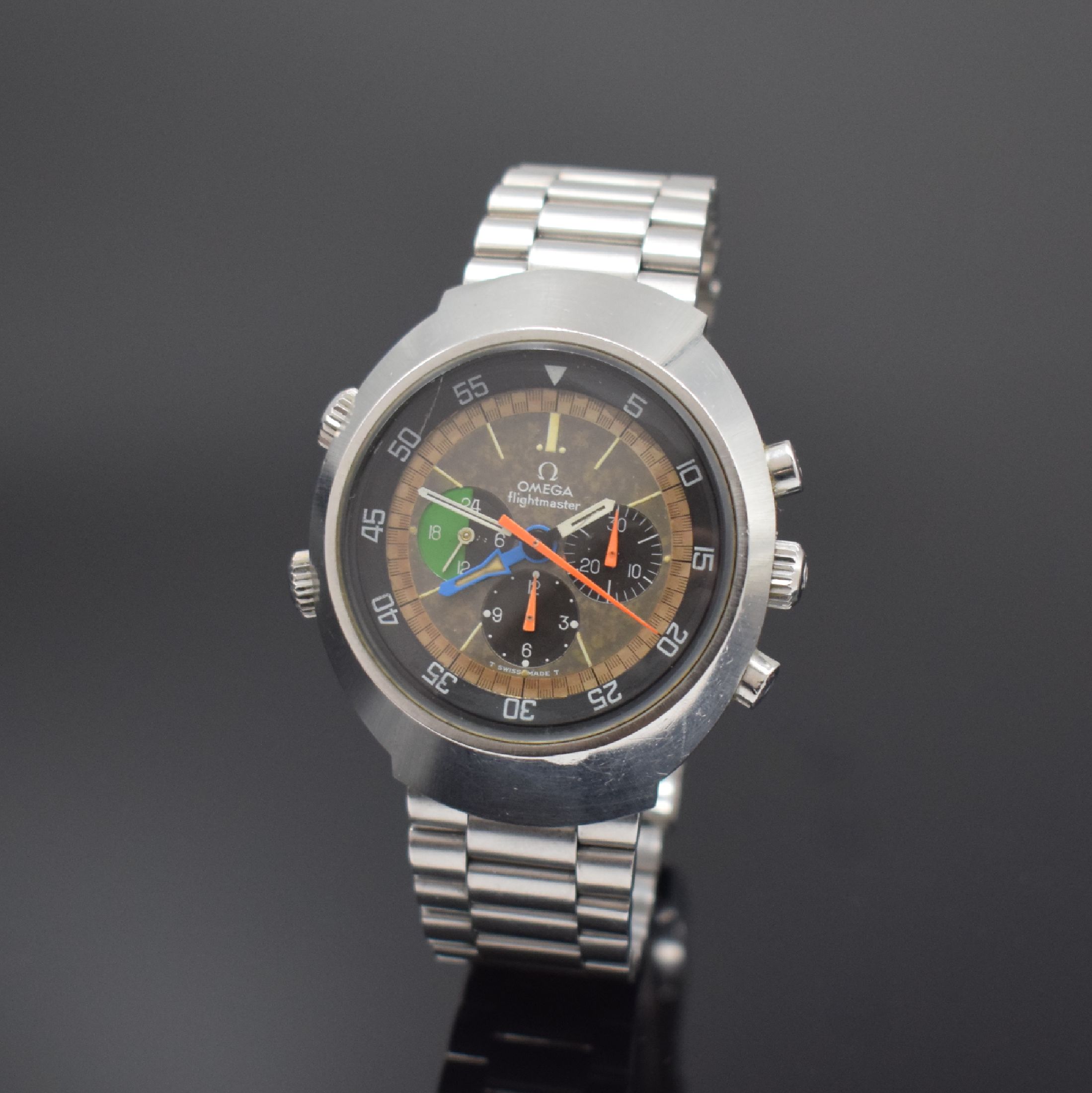 OMEGA Flightmaster Herrenchronograph in Stahl Referenz 145.013, Schweiz um 1970, Handaufzug, verschr. Geh., orig. HOLZER-Mexico Stahlband, Kronen ...