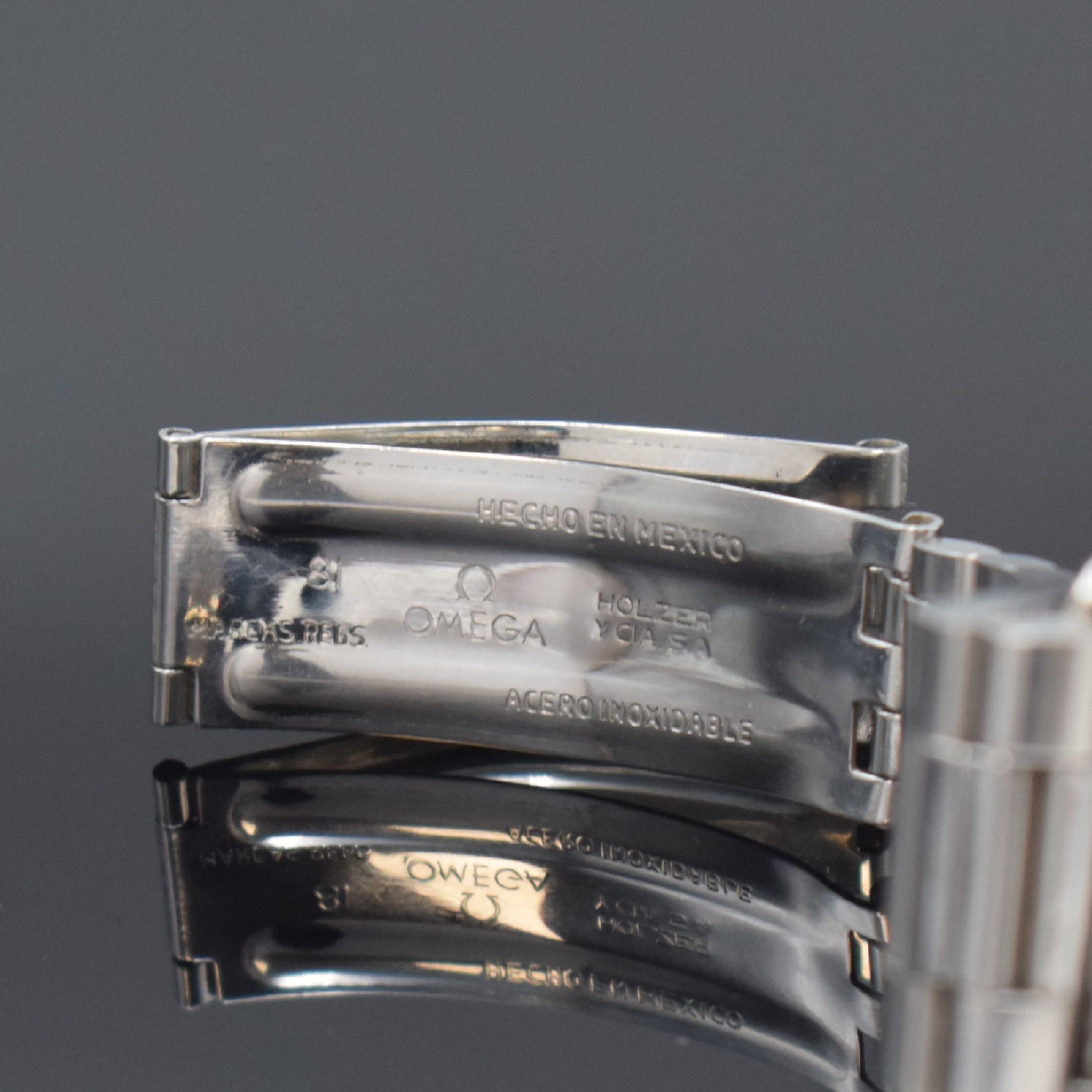 Detail f: OMEGA Flightmaster Herrenchronograph in Stahl Referenz 145.013, Schweiz um 1970, Handaufzug, verschr. Geh., orig. HOLZER-Mexico Stahlband, Kronen ...