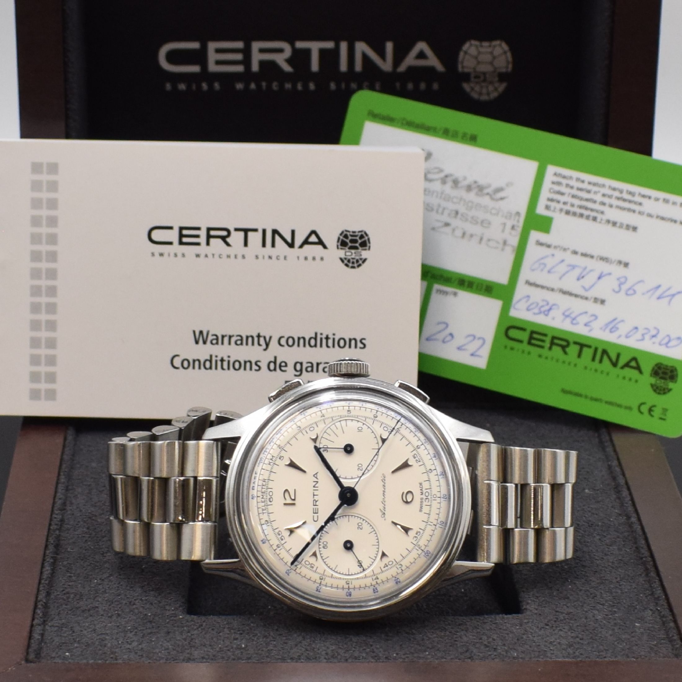 Detail d: CERTINA Herrenchronograph in Stahl Referenz C038462A, Schweiz lt. orig. Papier verk. 2022, Automatik, 2-tlg. Geh. m. gewölbtem Saphirglas, Boden ...