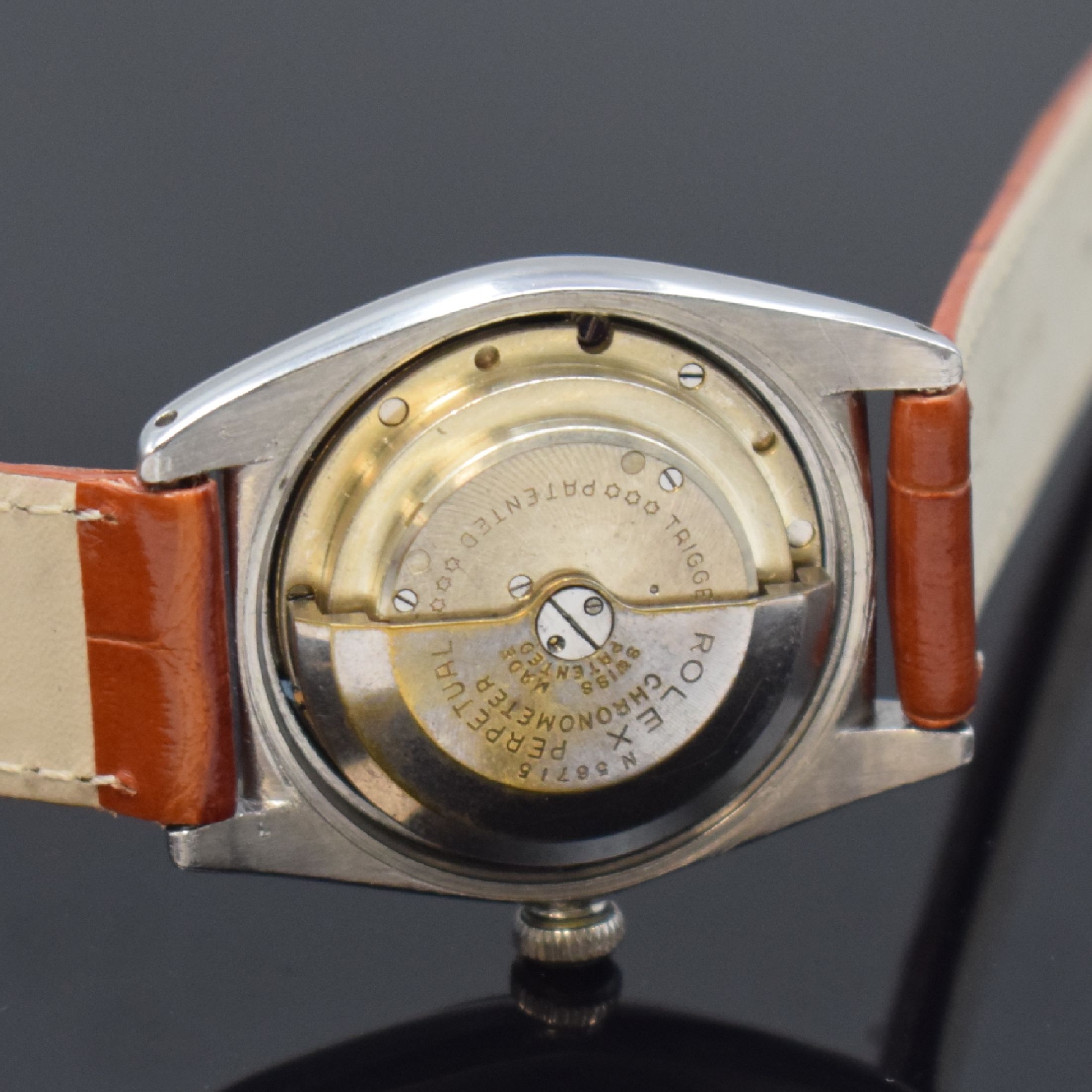 Detail e: ROLEX Bubble Back Referenz 2940 Armbanduhr in Stahl, Schweiz um 1945, Automatik, verschr. Oystergeh. m. glatter Lünette, orig. Krone verschr., silb. ...