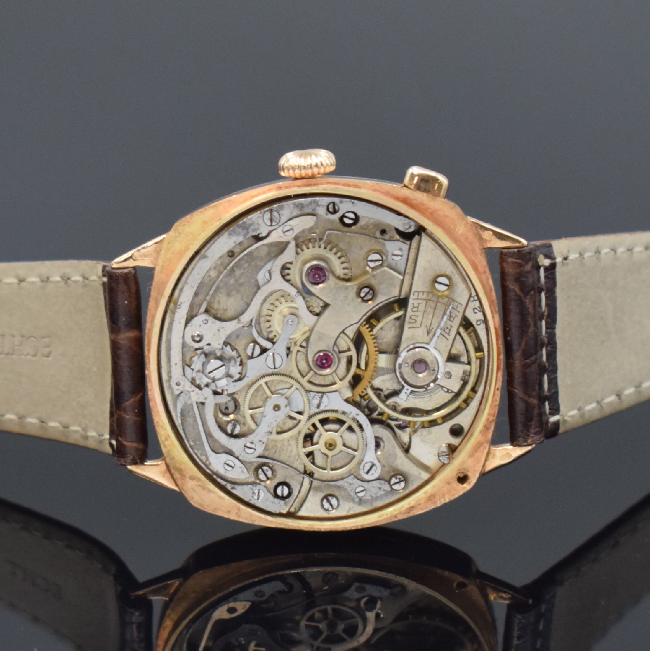 Detail e: Früher Eindrücker-Herrenchronograph mit Schaltrad Kaliber 15GHT in RG 585/000, Schweiz m 1920, Handaufzug, 3-teil. kissenförm. Geh., Boden u. ...