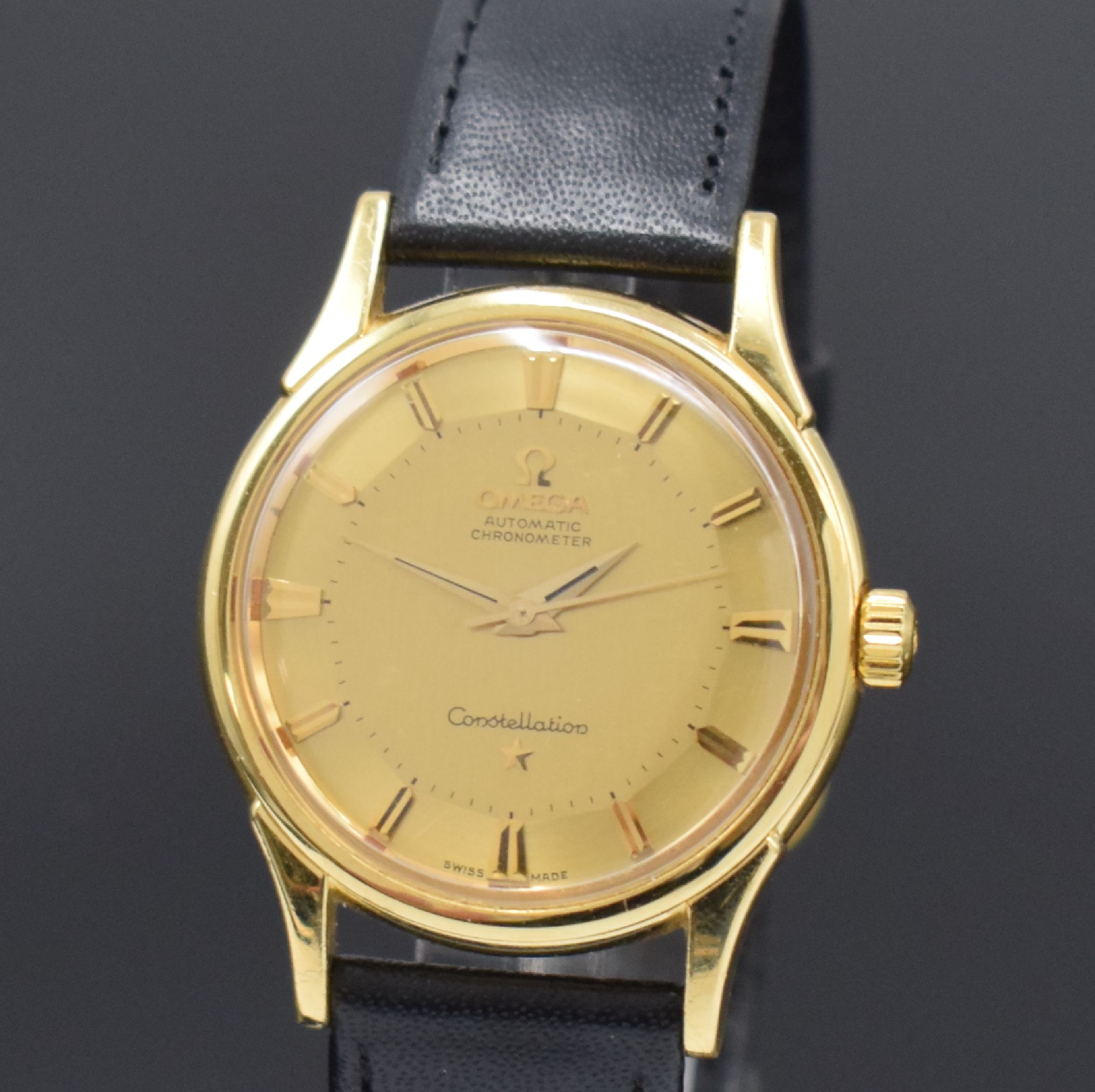 Detail a: OMEGA Constellation Herrenarmbanduhr Referenz 14381/2 SC - 61 mit Werknummer 17991888, Automatik, Schweiz um 1961, GG 750/000, Boden m. Darst. ...