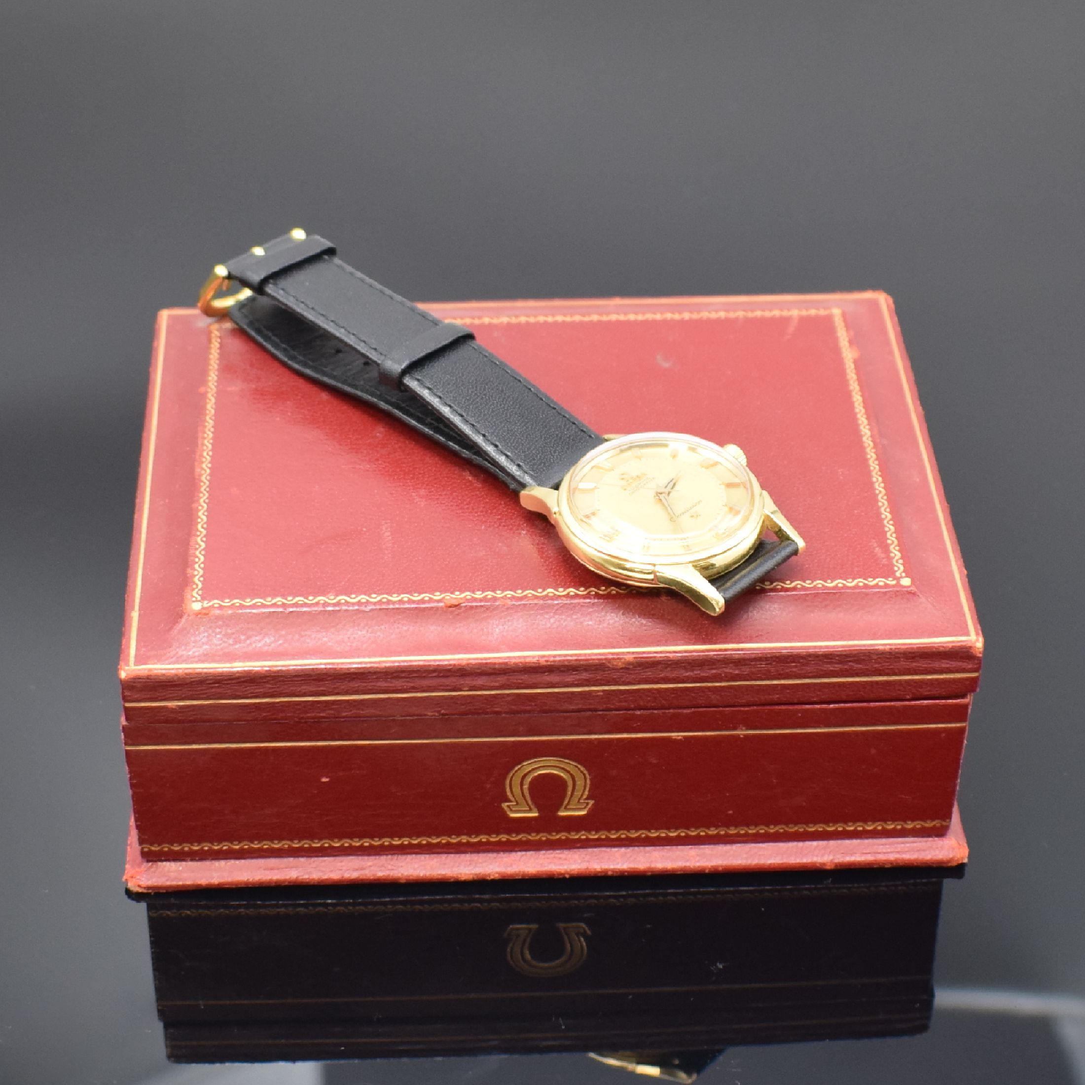 Detail g: OMEGA Constellation Herrenarmbanduhr Referenz 14381/2 SC - 61 mit Werknummer 17991888, Automatik, Schweiz um 1961, GG 750/000, Boden m. Darst. ...