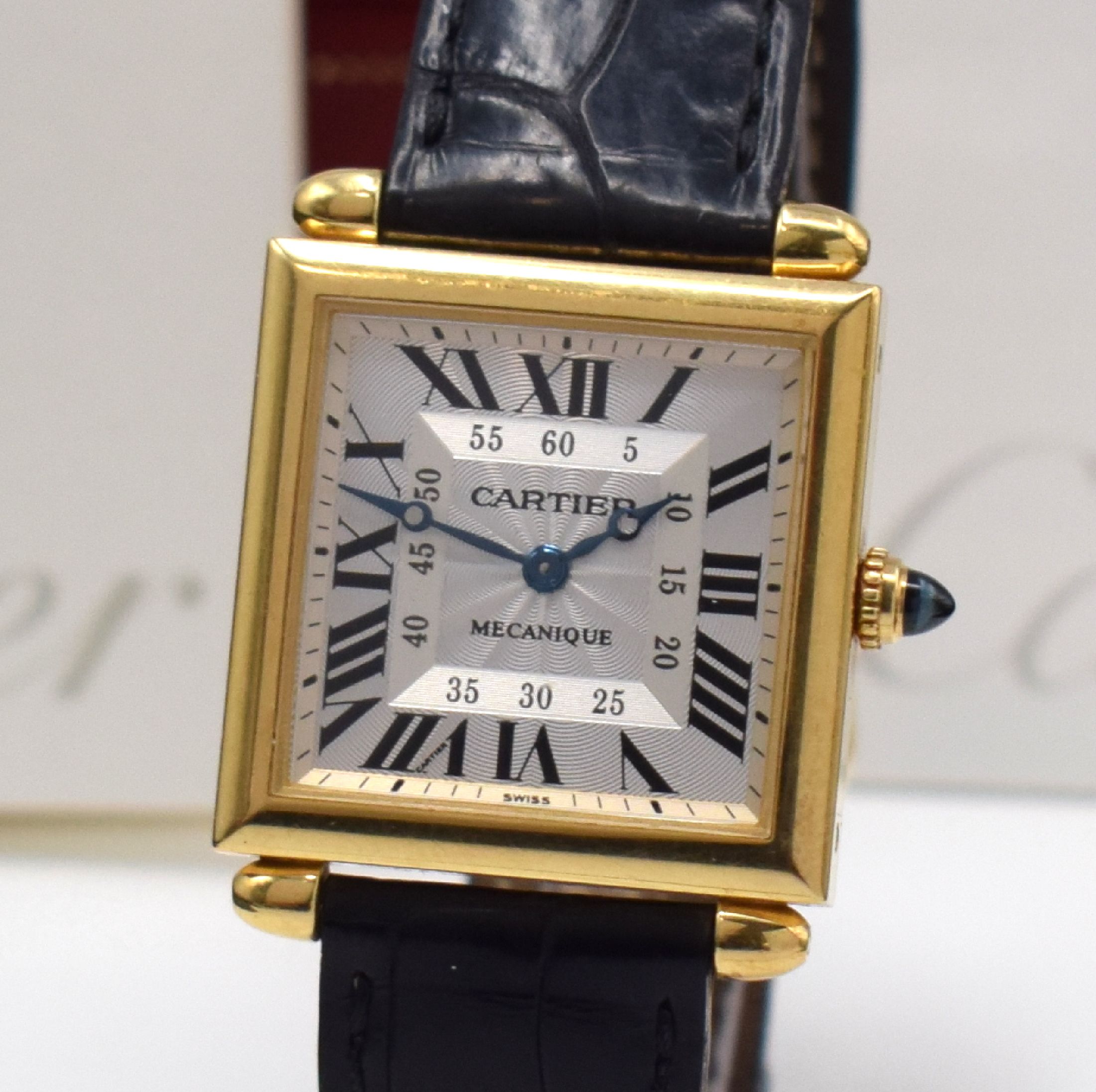 Detail a: CARTIER seltene, auf 1997 Stück limitierte Armbanduhr Tank Obus Mecanique Referenz 2380, Handaufzug, 2-teil. GG 750/000 Geh. inkl. orig. Lederband ...